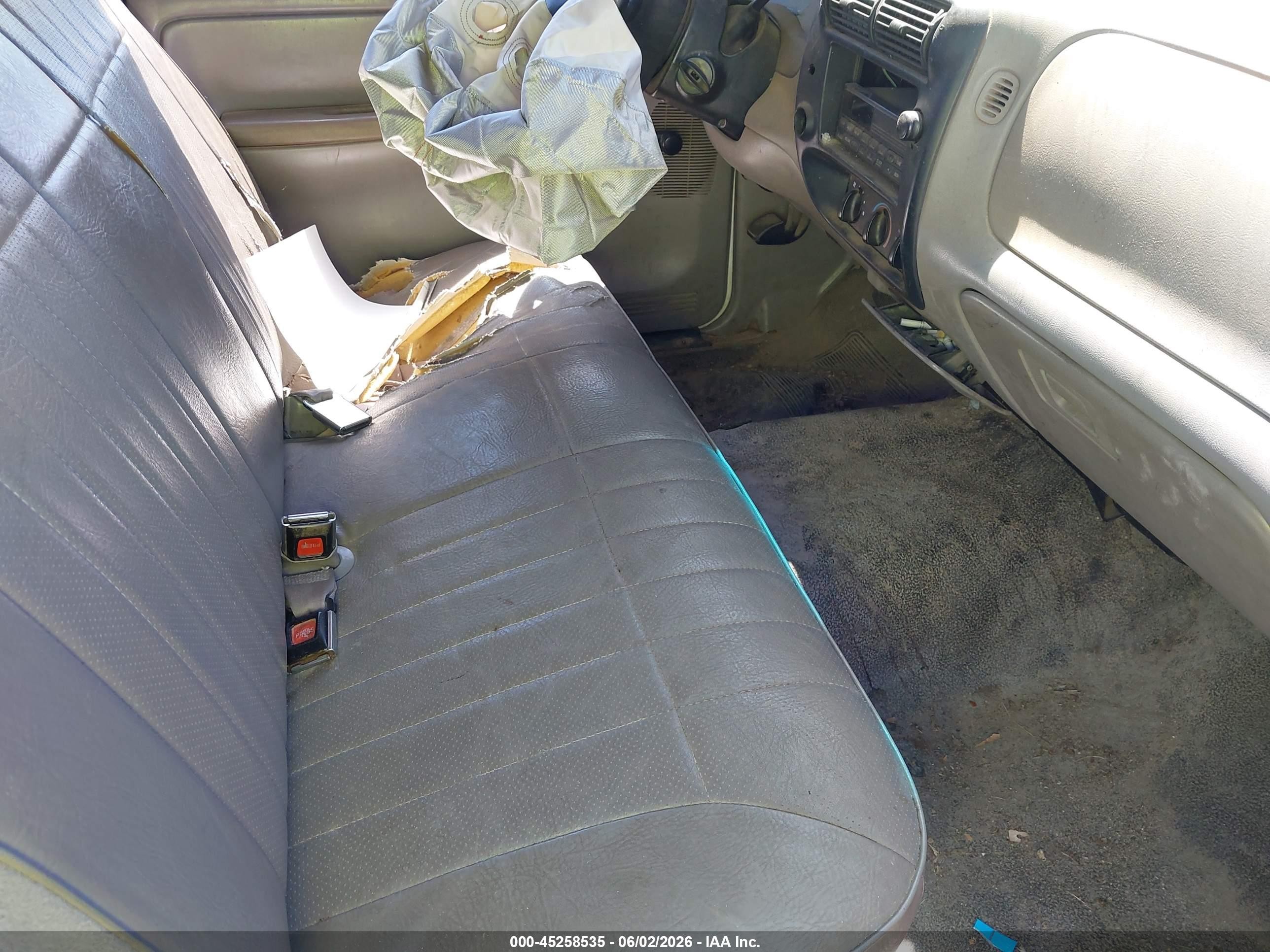 1997 Ford Ranger White vin: 1FTCR10A9VTA60625