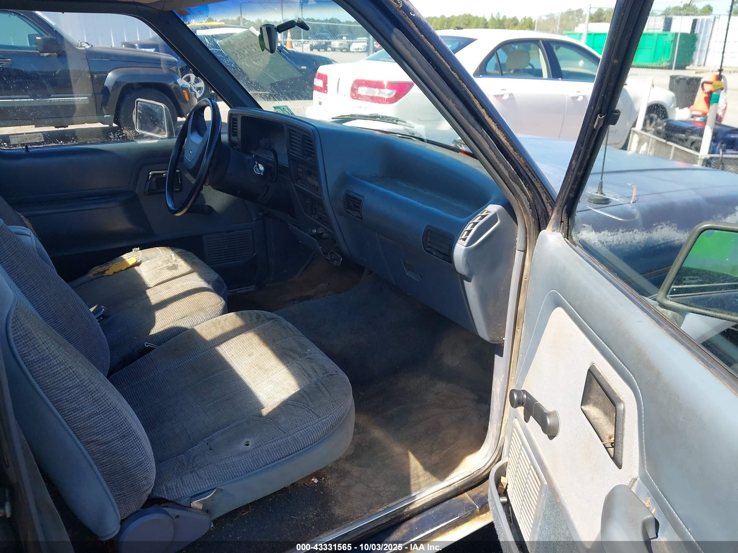 1990 Ford Ranger   Синий vin: 1FTCR10AXLUA96976