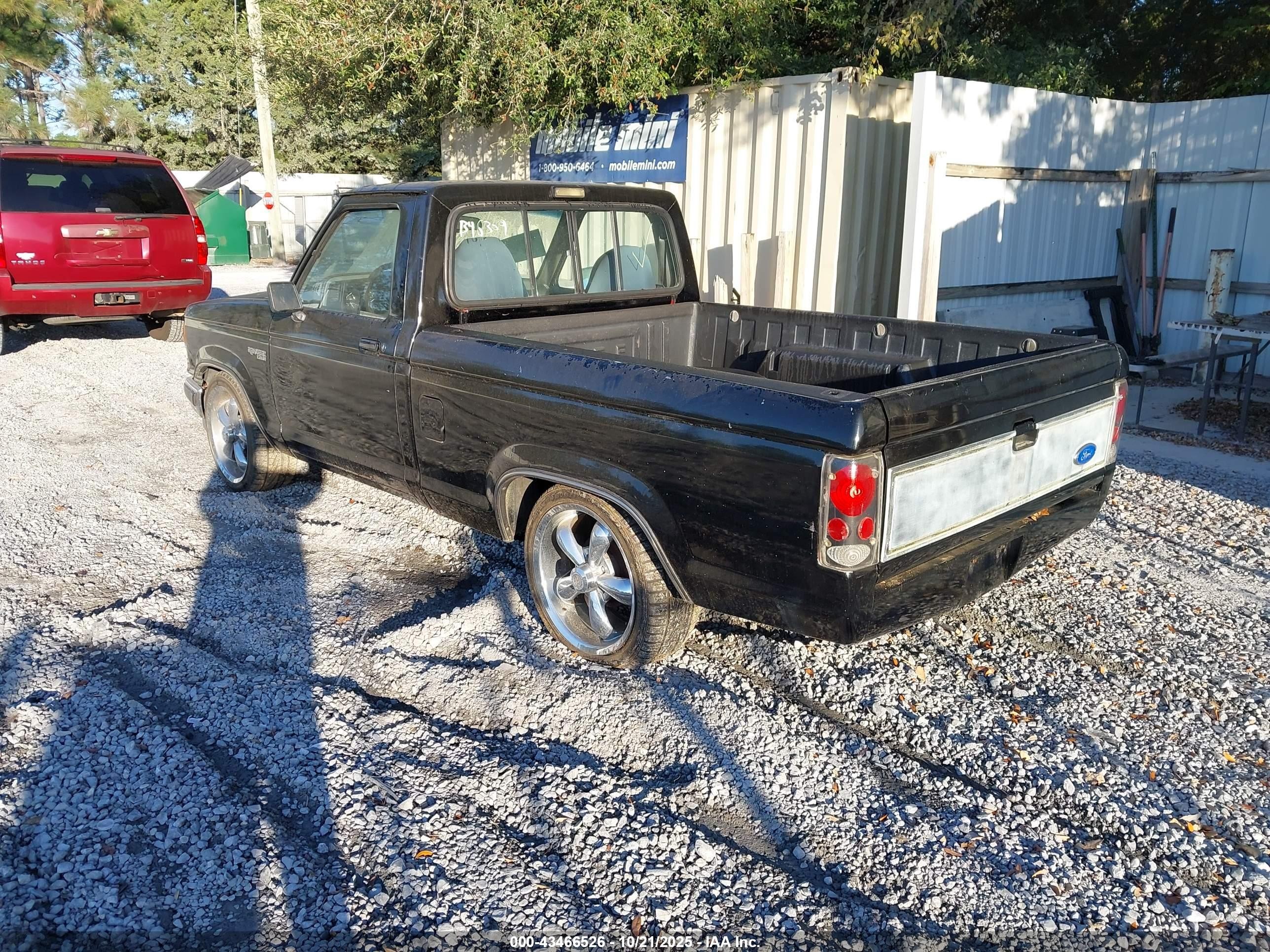1992 Ford Ranger   Black vin: 1FTCR10AXNUB46309