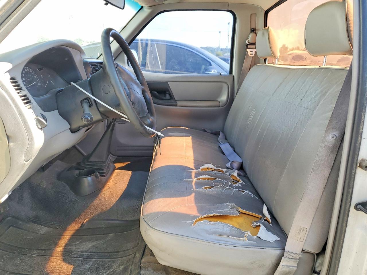 1995 Ford Ranger White vin: 1FTCR10AXSPA54028