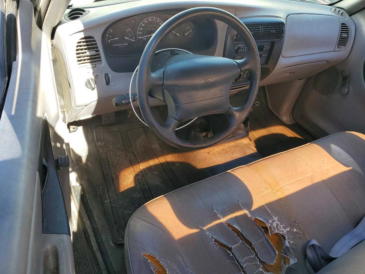 1995 Ford Ranger White vin: 1FTCR10AXSPA54028