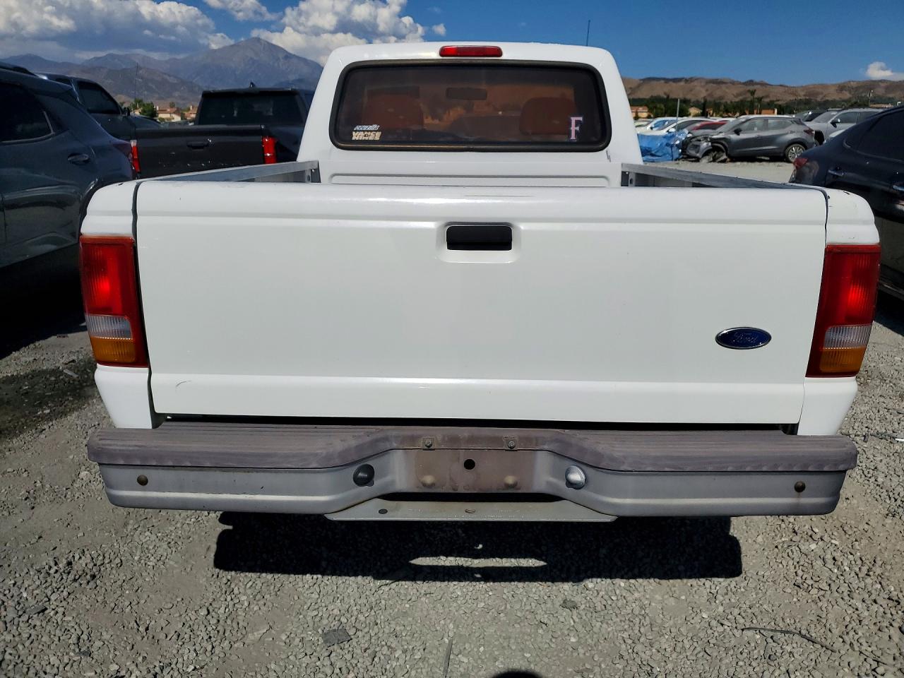 1995 Ford Ranger White vin: 1FTCR10AXSPA54028