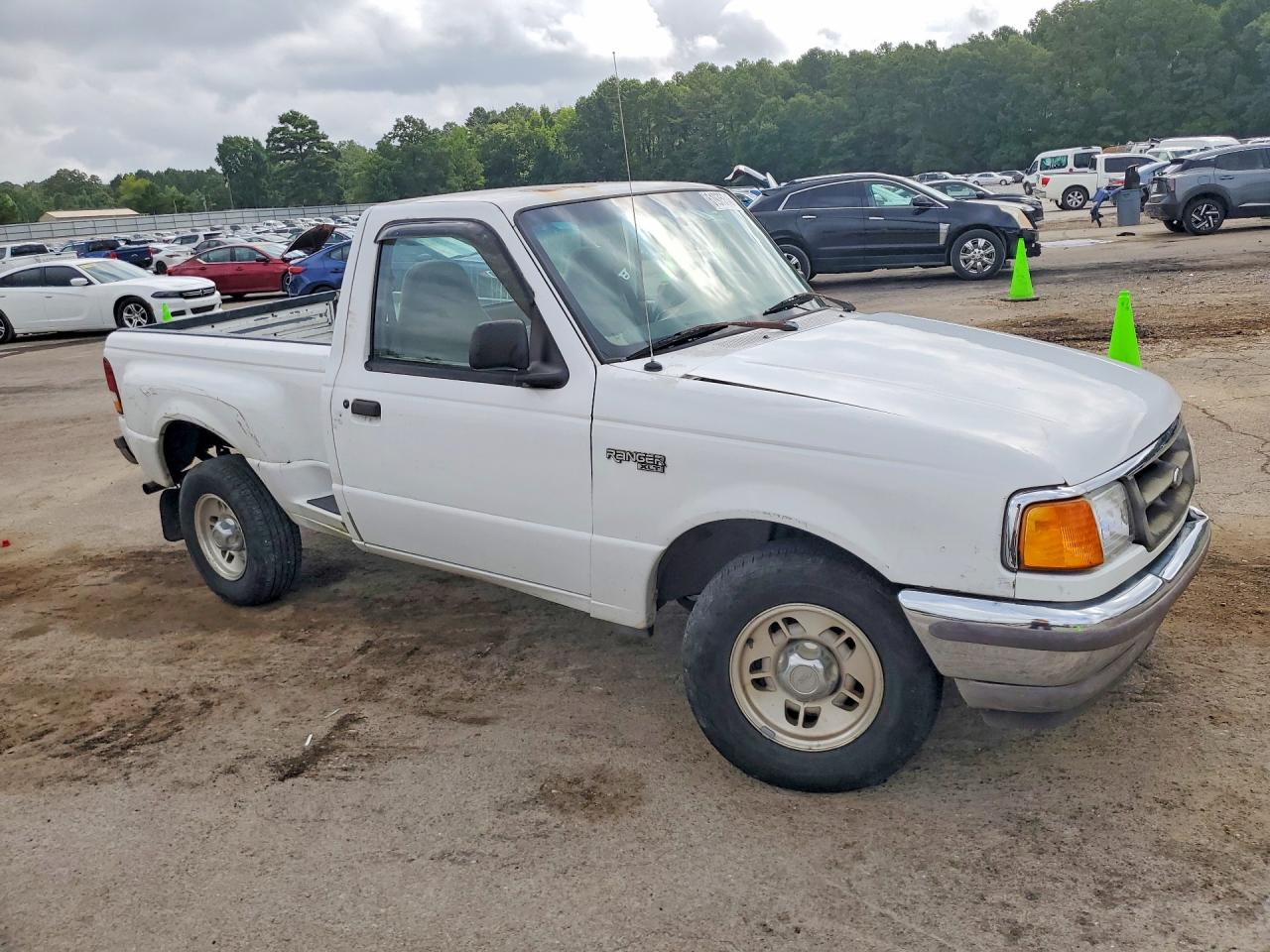 1997 Ford Ranger Белый vin: 1FTCR10AXVPA60464