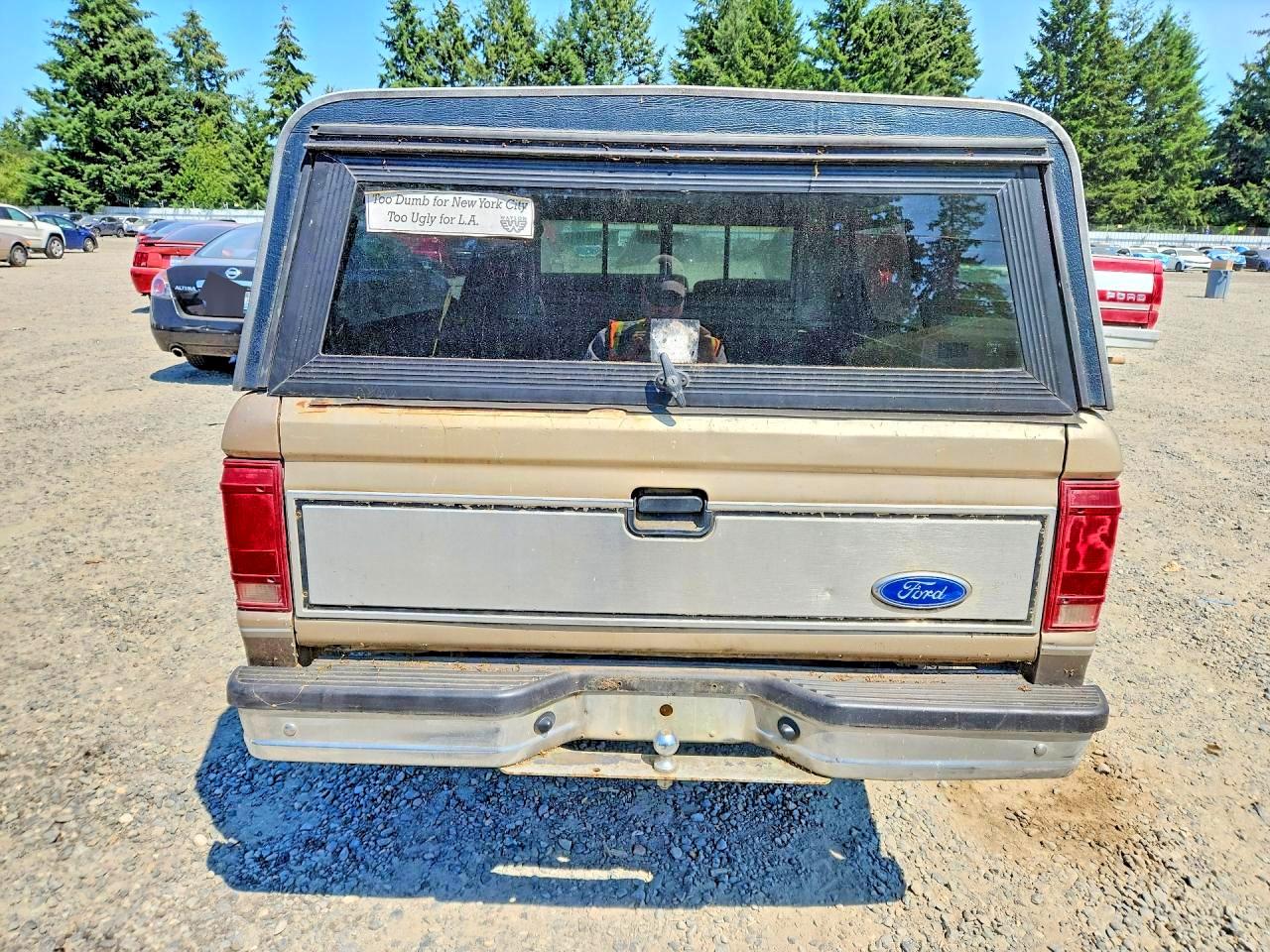 1990 Ford Ranger Желто-коричневый vin: 1FTCR10T2LUB68674