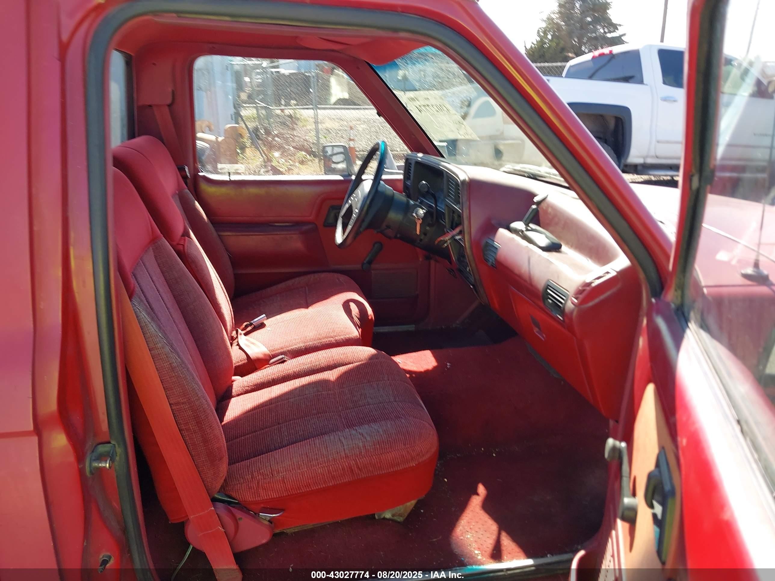 1989 Ford Ranger   Red vin: 1FTCR10T6KUC08558