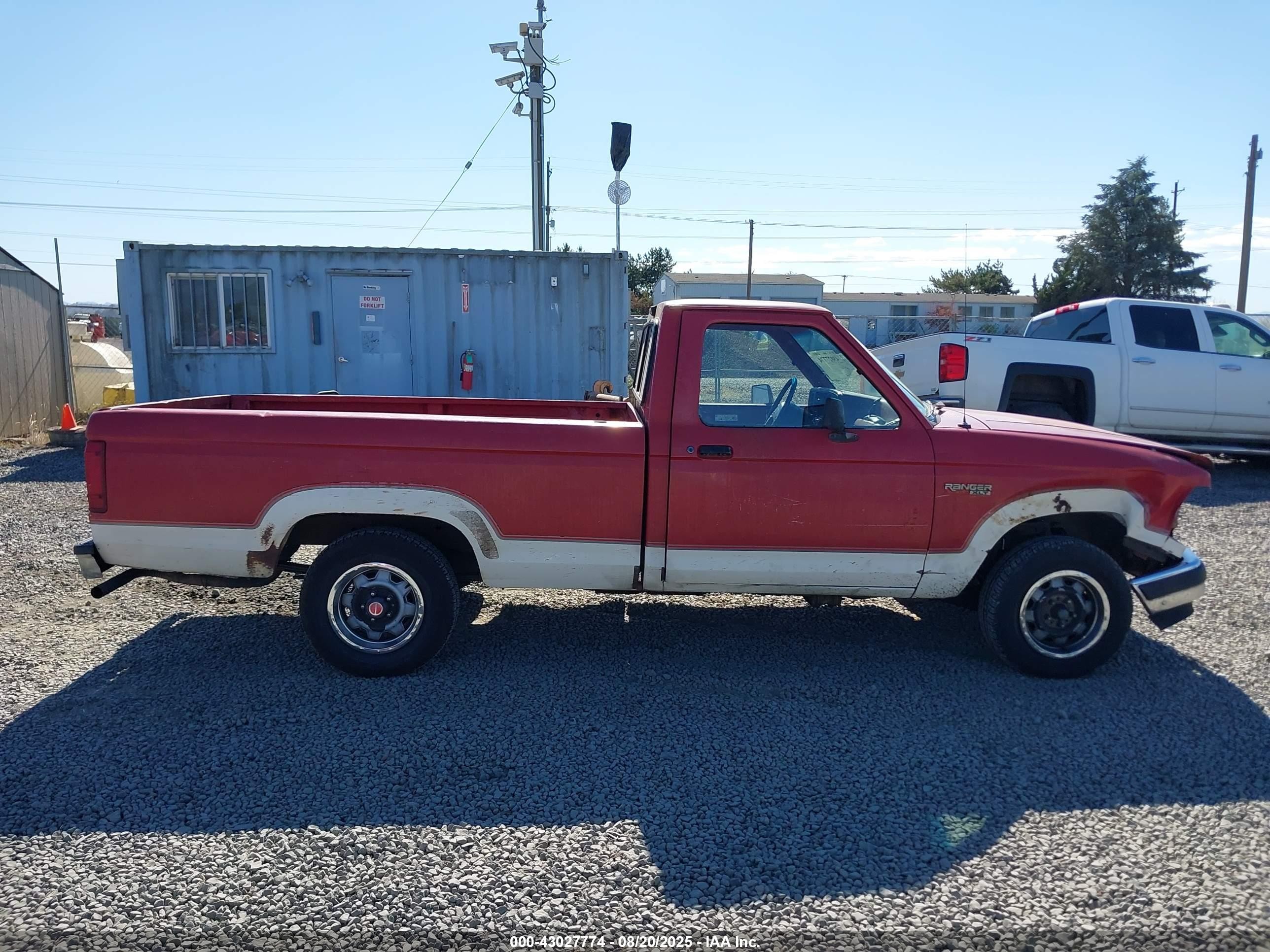 1989 Ford Ranger   Red vin: 1FTCR10T6KUC08558