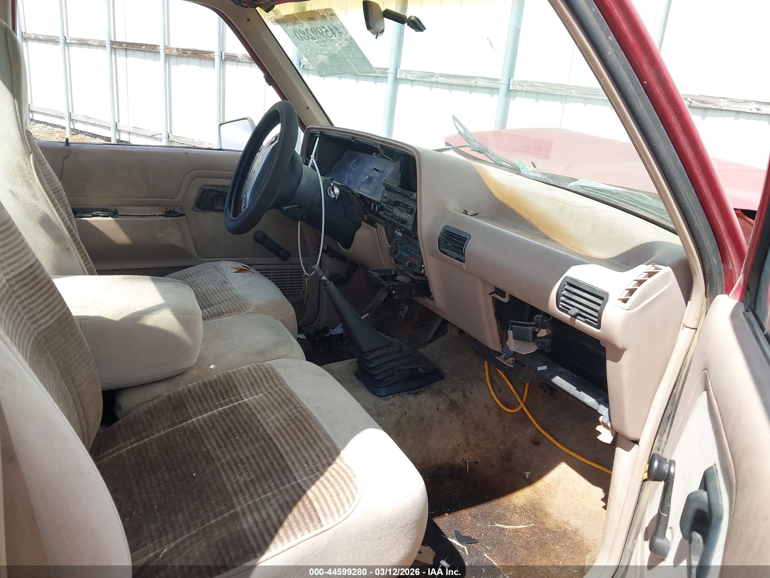 1992 Ford Ranger   Red vin: 1FTCR10U0NTA04874