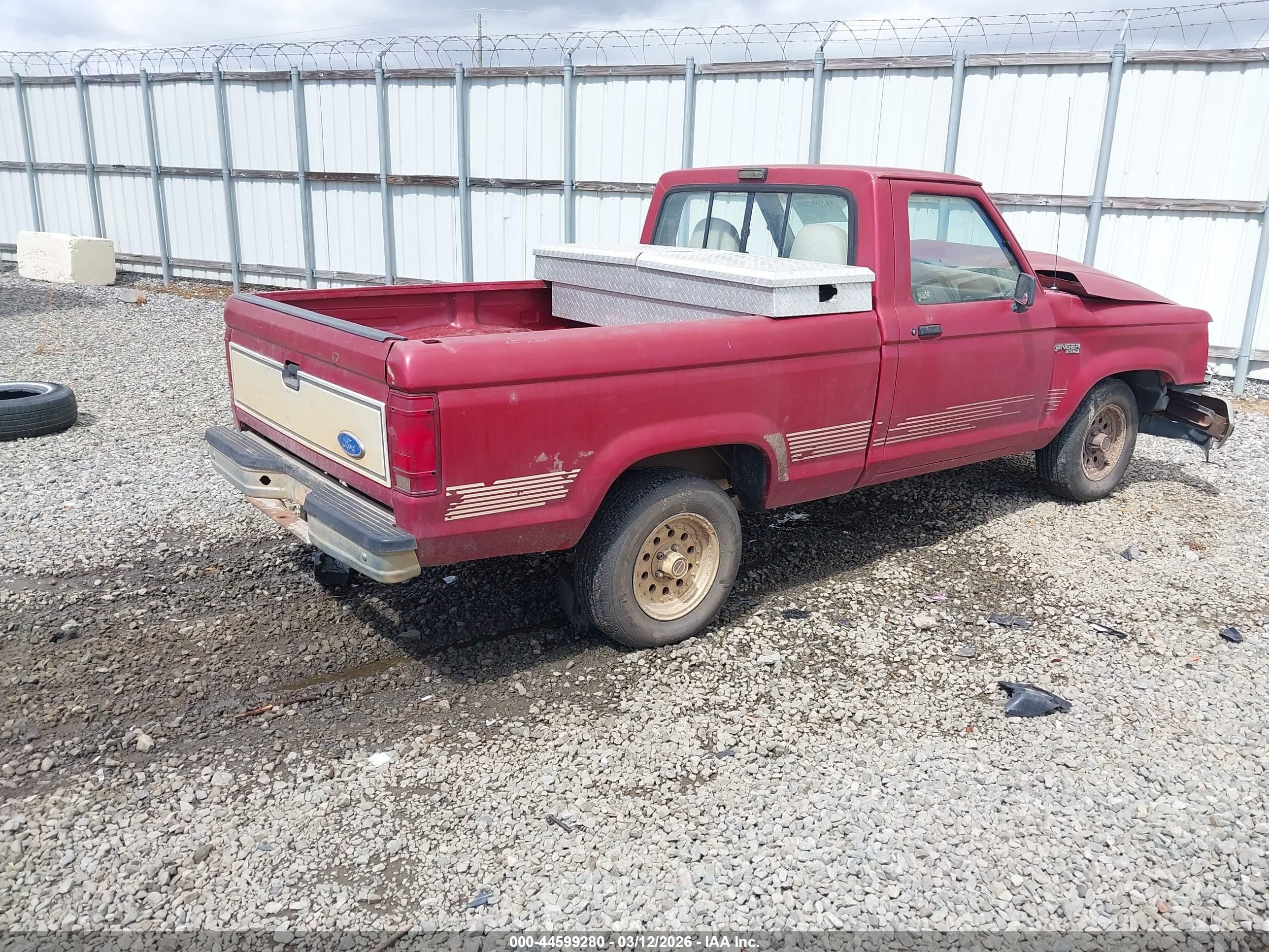 1992 Ford Ranger   Red vin: 1FTCR10U0NTA04874