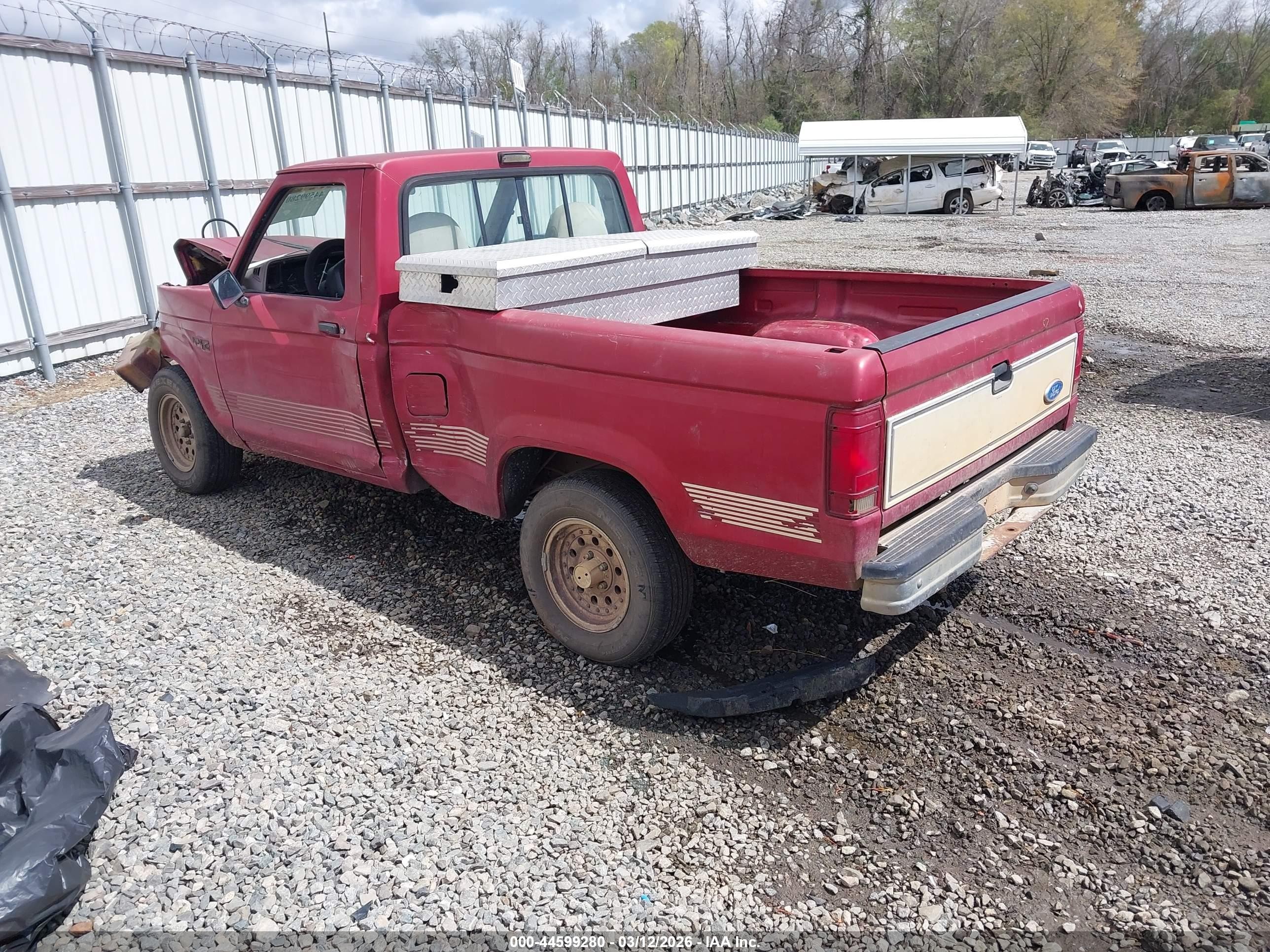 1992 Ford Ranger   Red vin: 1FTCR10U0NTA04874