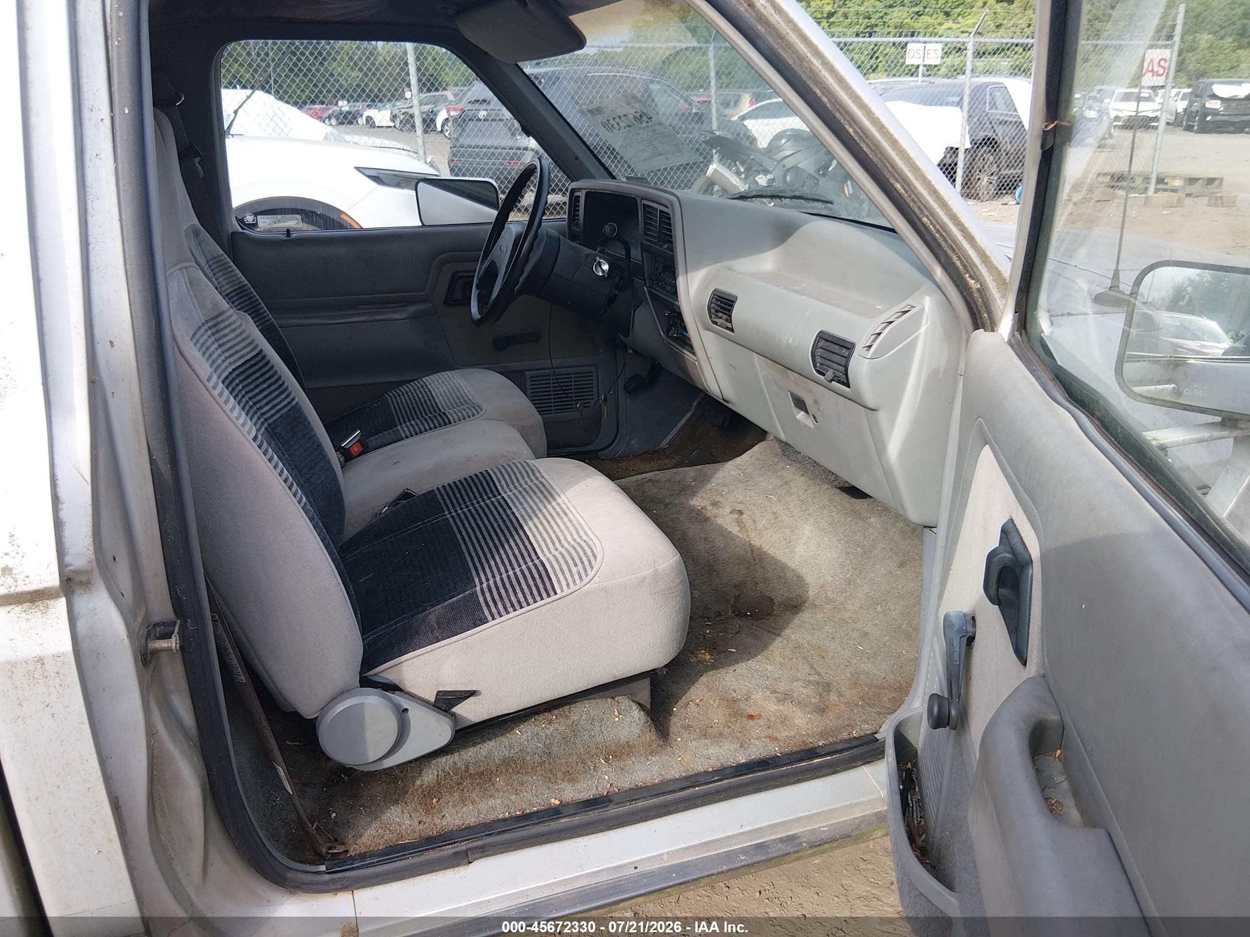 1992 Ford Ranger   Silver vin: 1FTCR10U0NTA36160