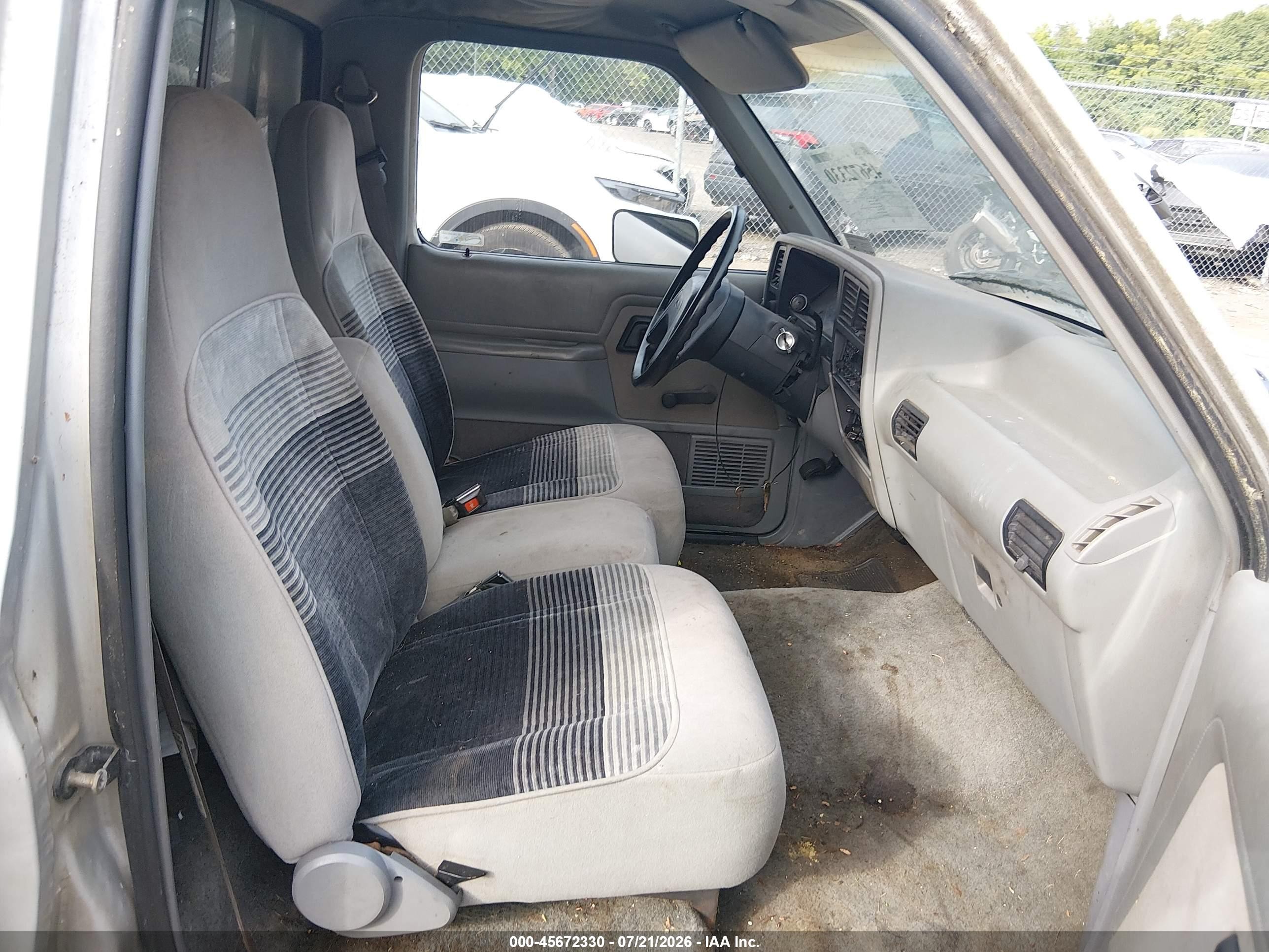 1992 Ford Ranger   Silver vin: 1FTCR10U0NTA36160