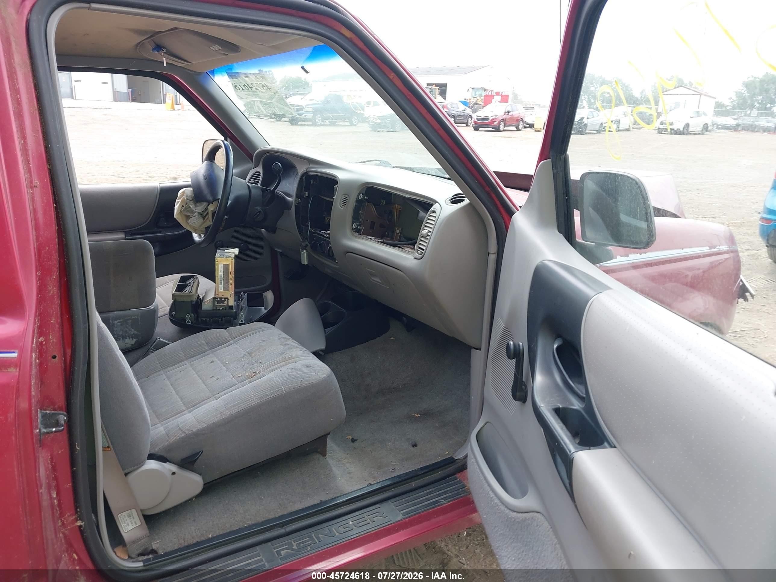 1996 Ford Ranger Red vin: 1FTCR10U1TPB09350