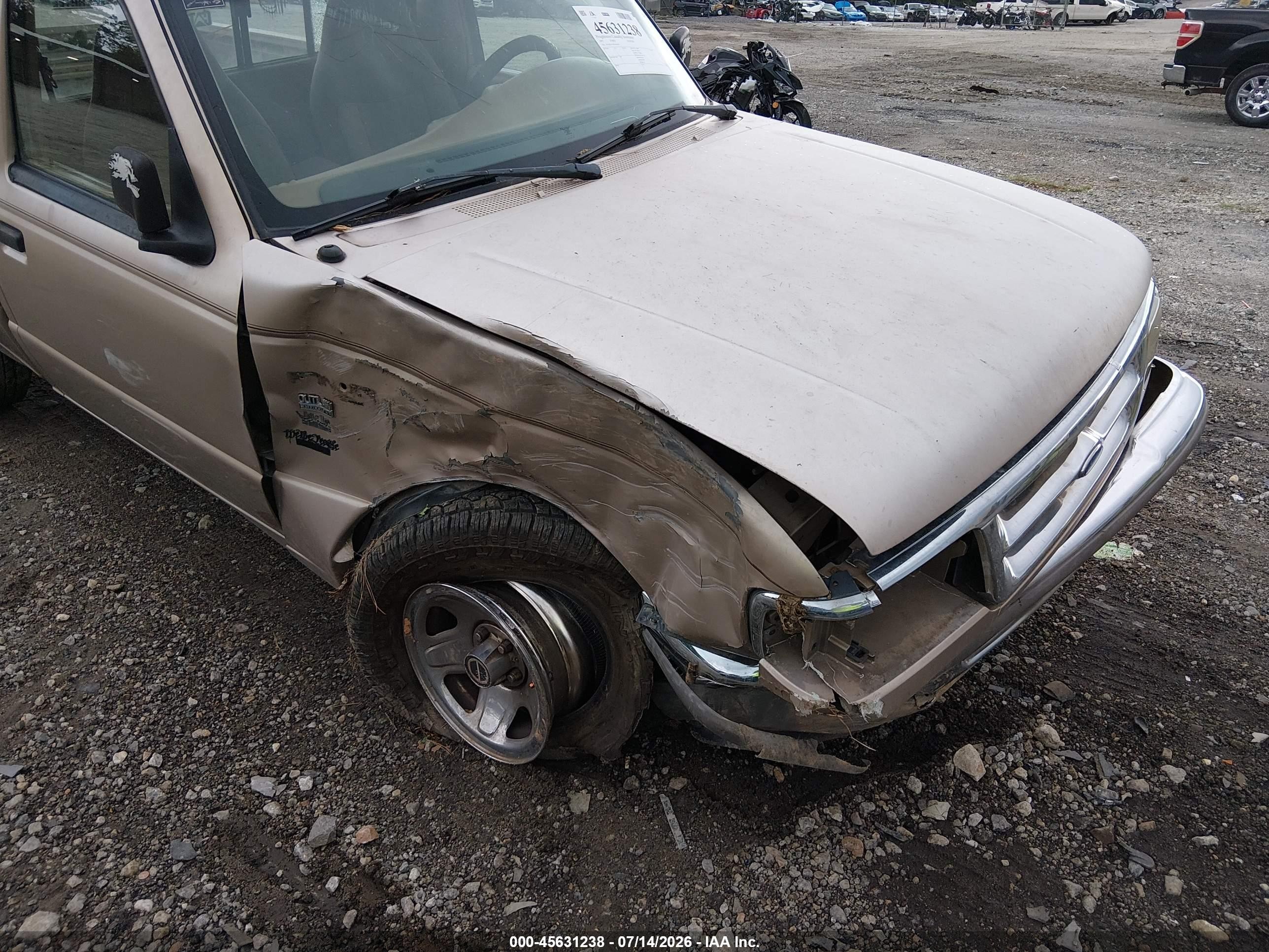 1995 Ford Ranger   Золотой vin: 1FTCR10U2STA41095