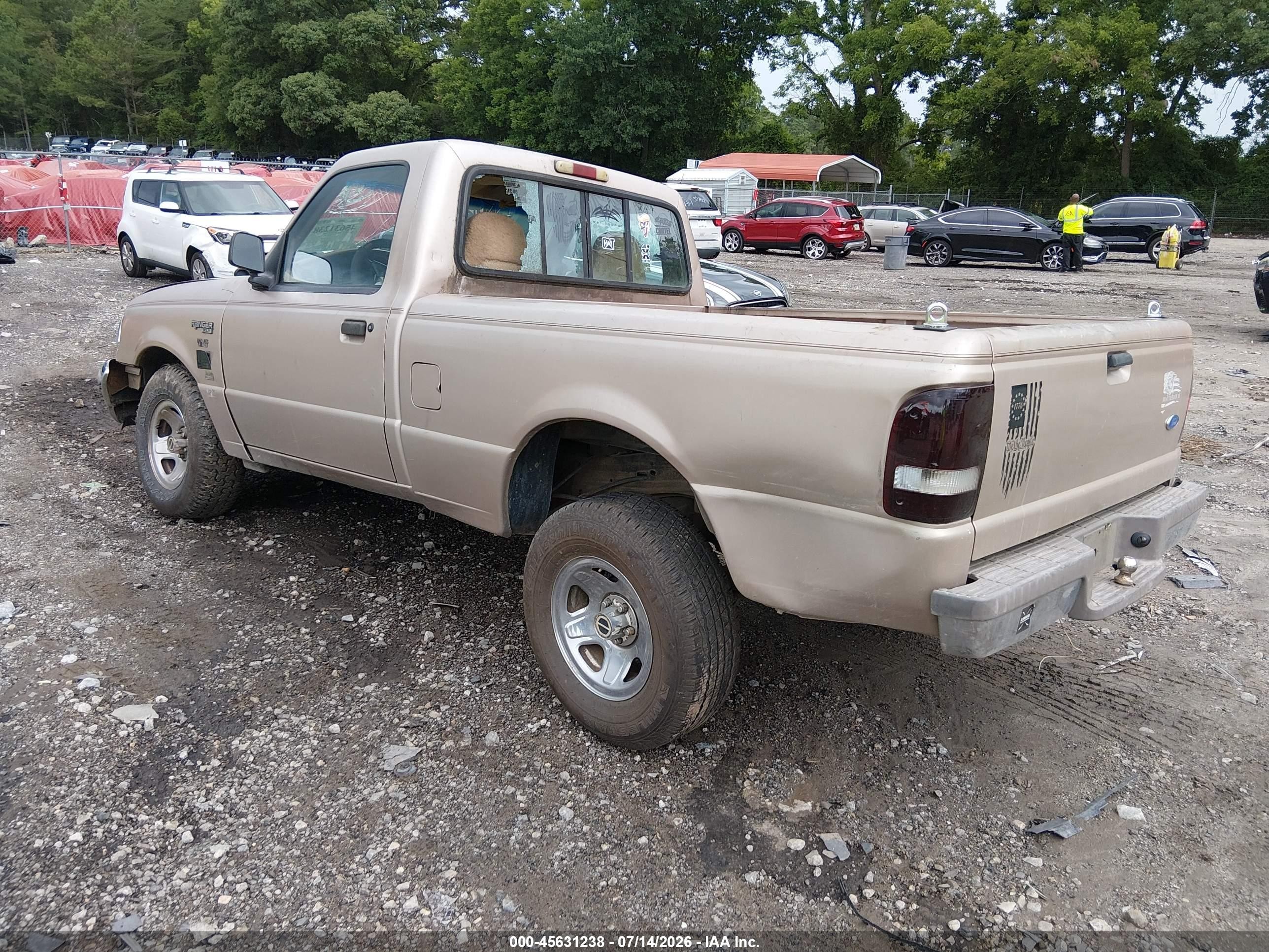 1995 Ford Ranger   Золотой vin: 1FTCR10U2STA41095