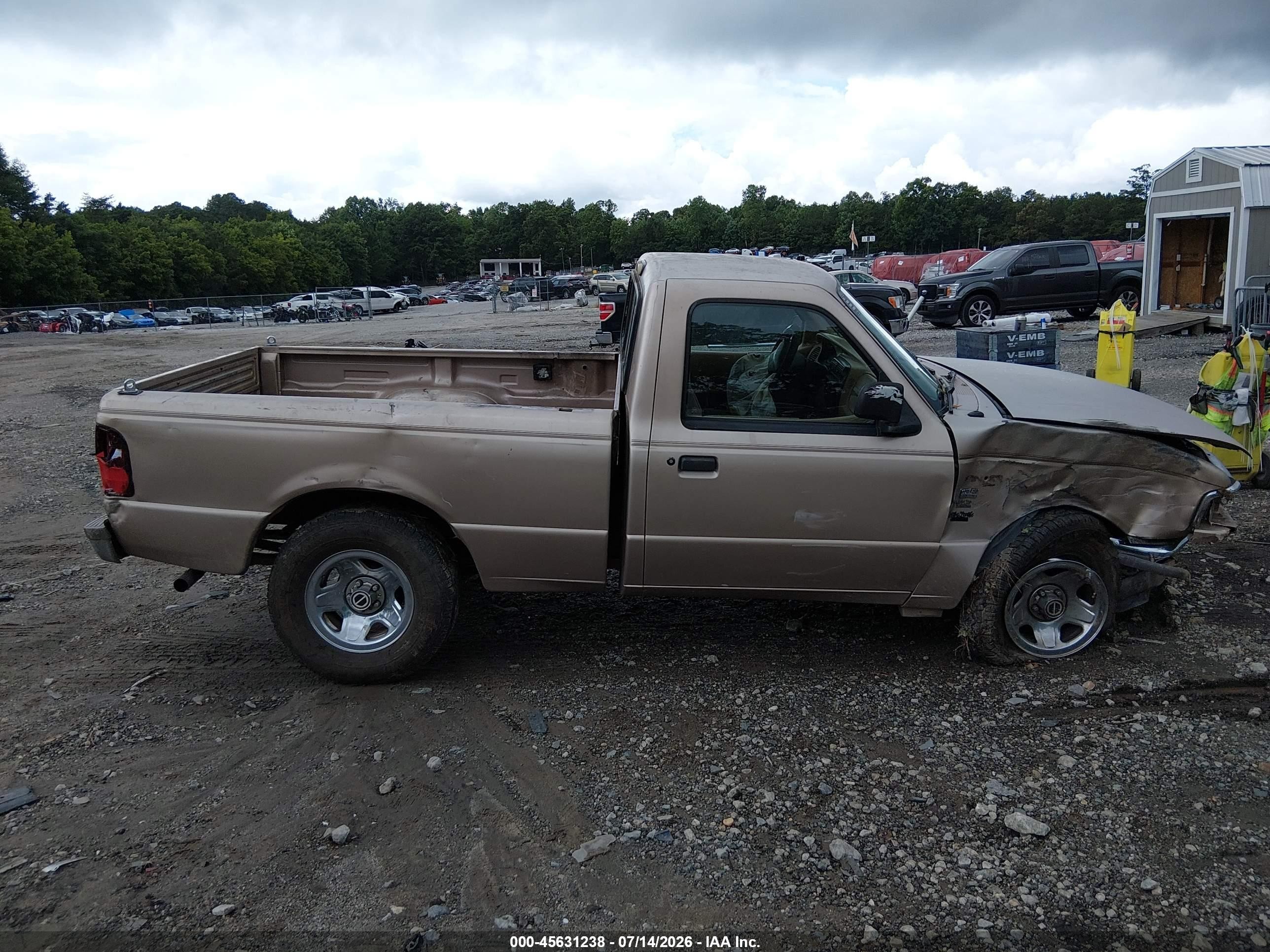 1995 Ford Ranger   Золотой vin: 1FTCR10U2STA41095