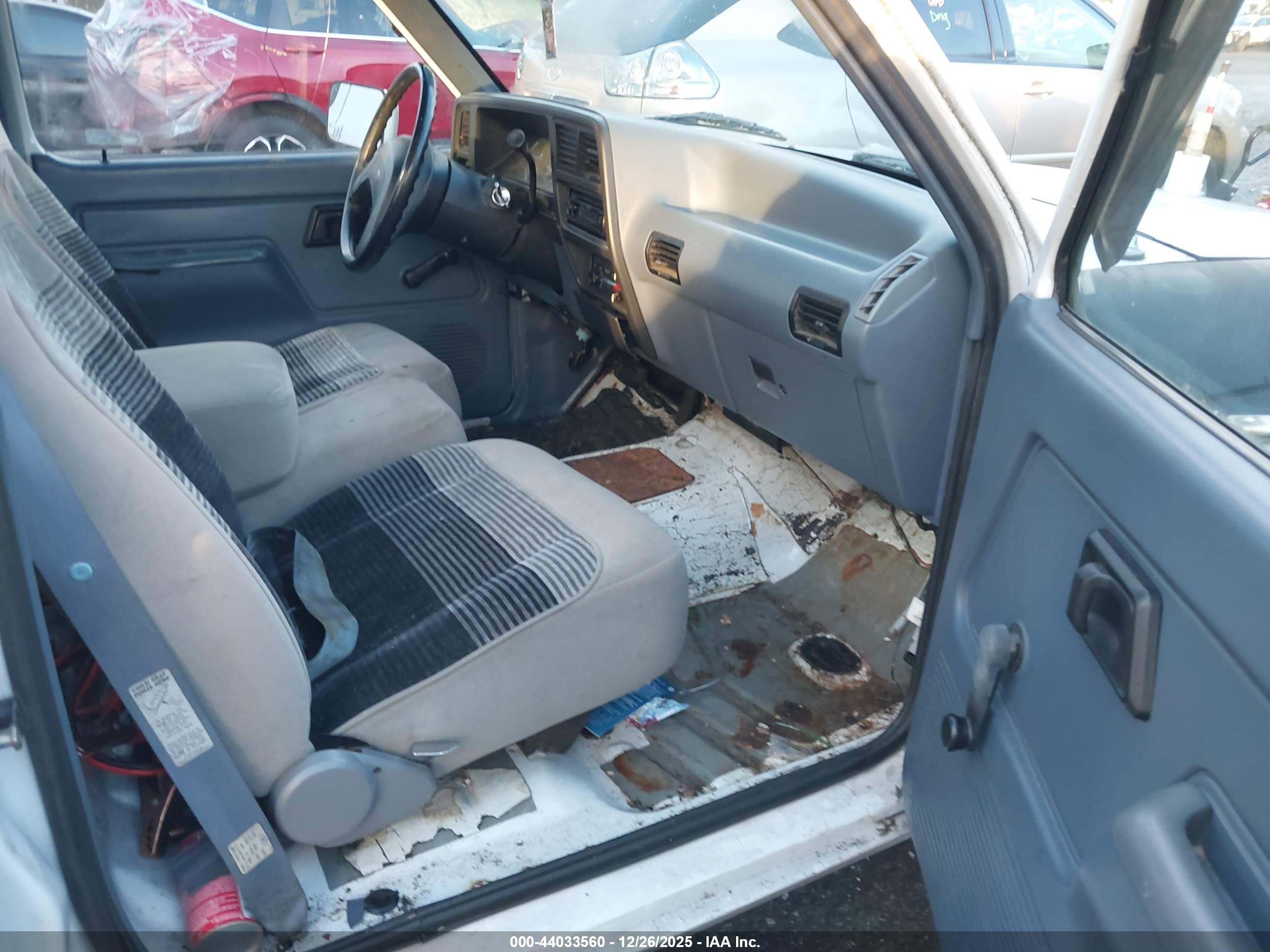 1991 Ford Ranger   White vin: 1FTCR10U3MUC44123