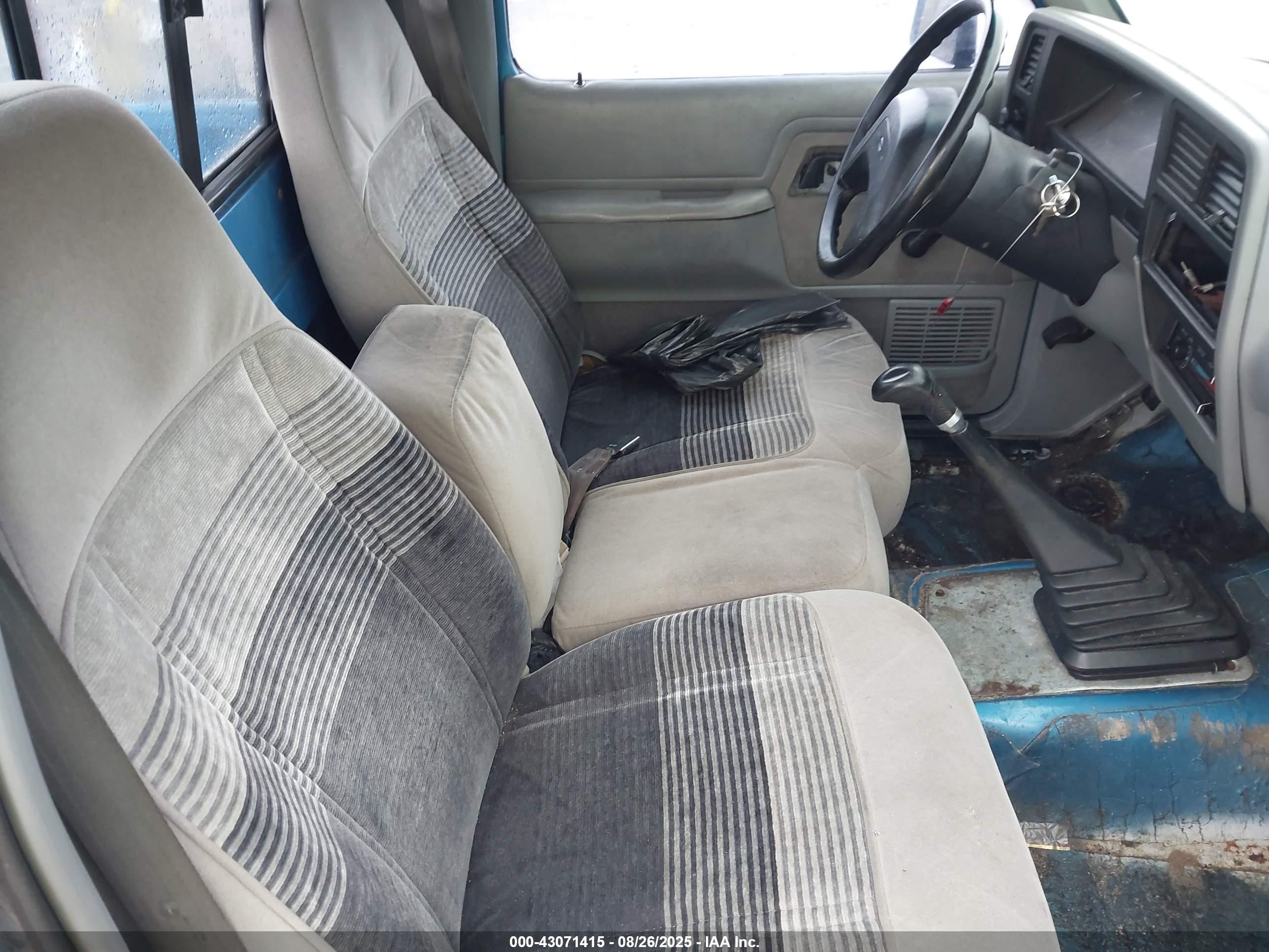 1992 Ford Ranger   Blue vin: 1FTCR10U3NUA04507