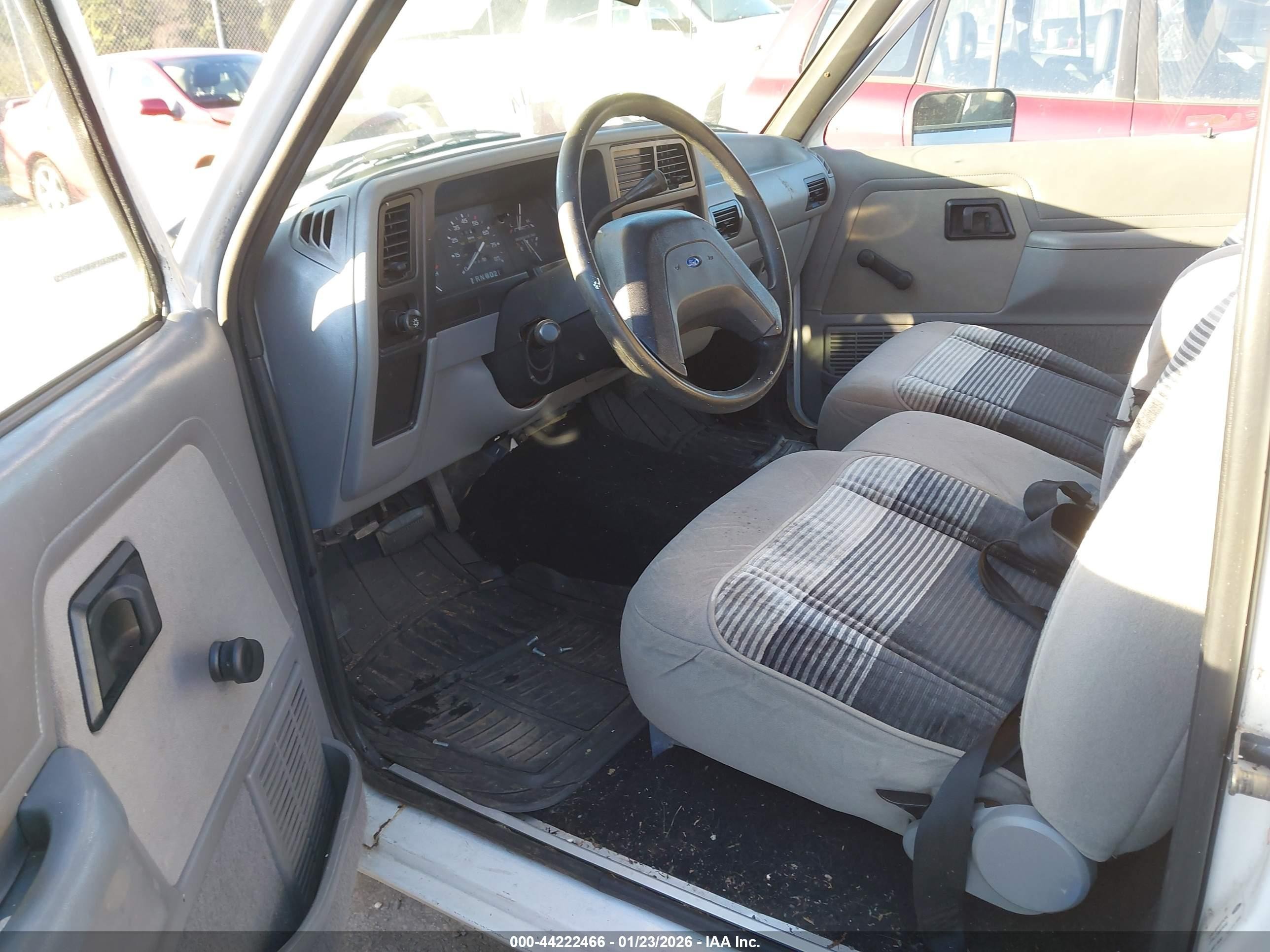 1992 Ford Ranger   Белый vin: 1FTCR10U4NTA13528