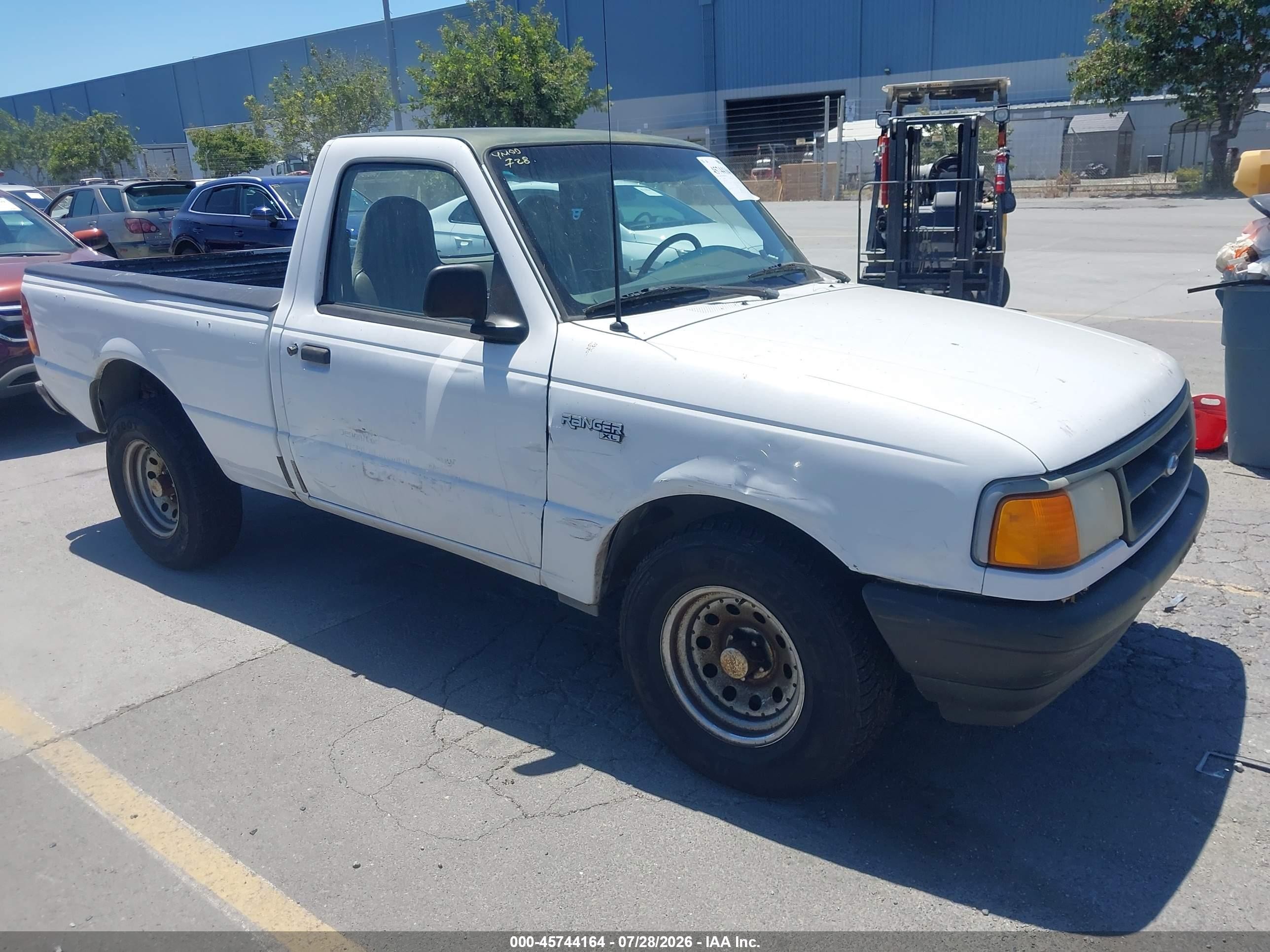 1996 Ford Ranger   White vin: 1FTCR10U5TUD39264