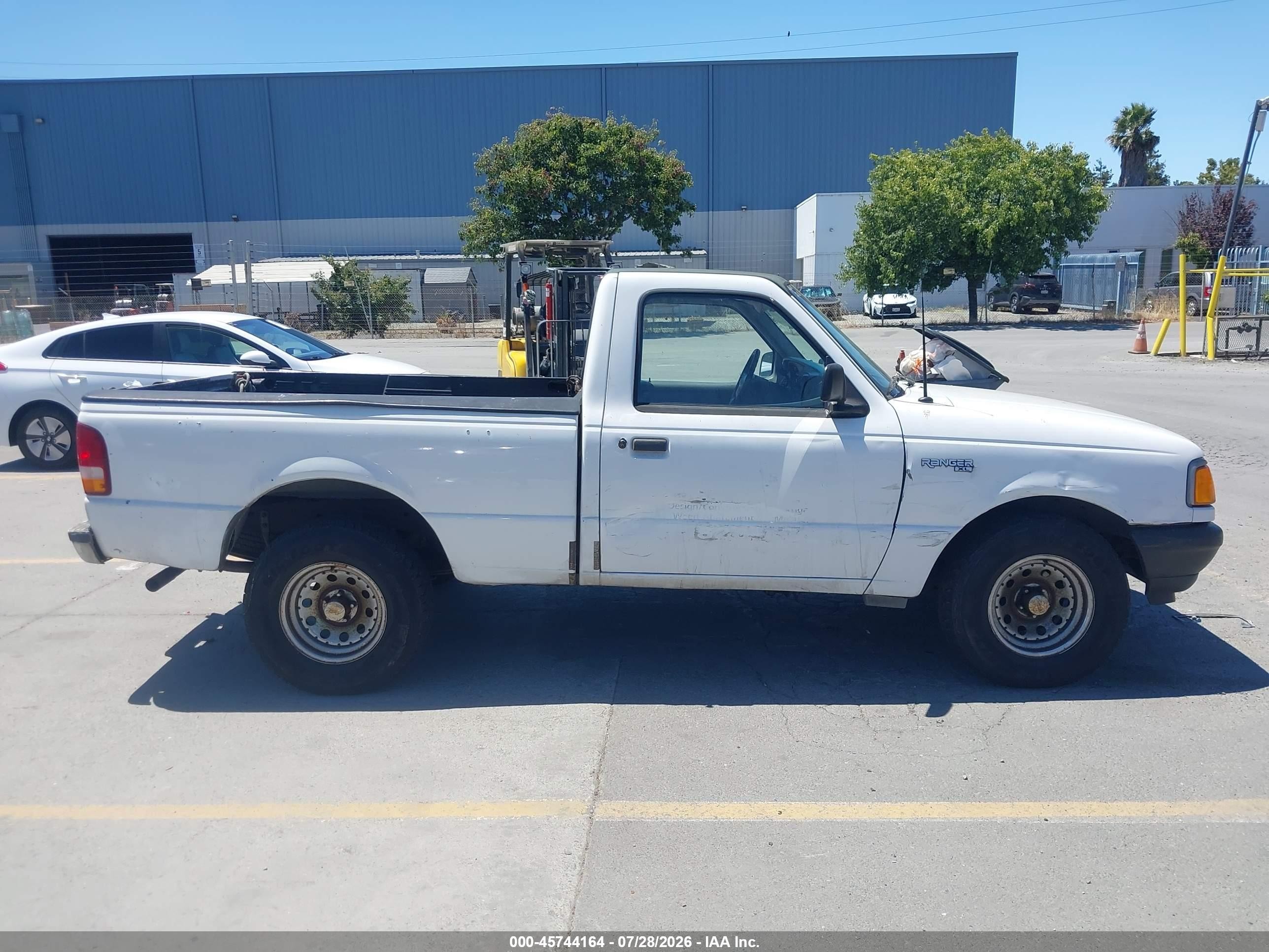 1996 Ford Ranger   White vin: 1FTCR10U5TUD39264