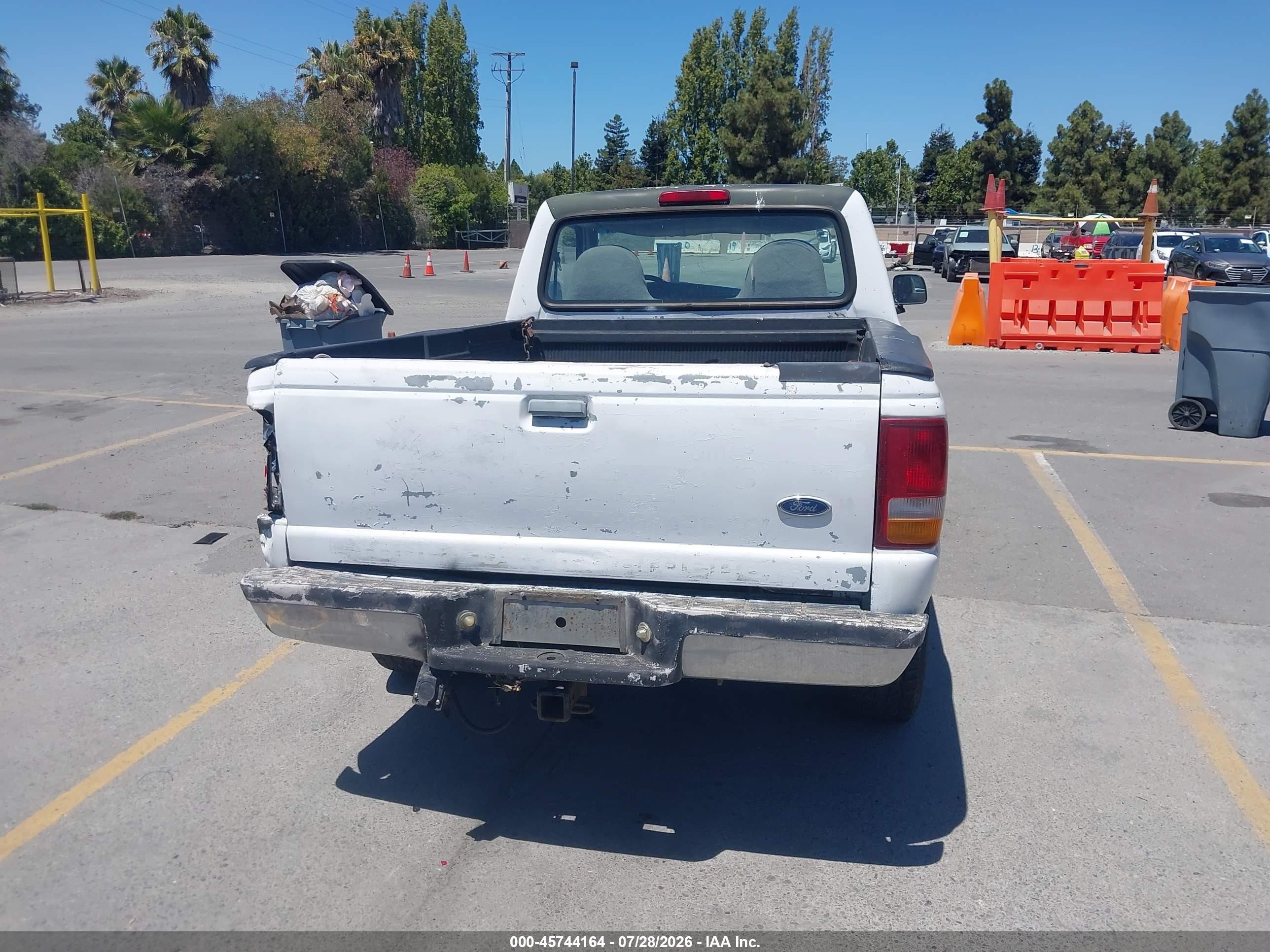 1996 Ford Ranger   White vin: 1FTCR10U5TUD39264