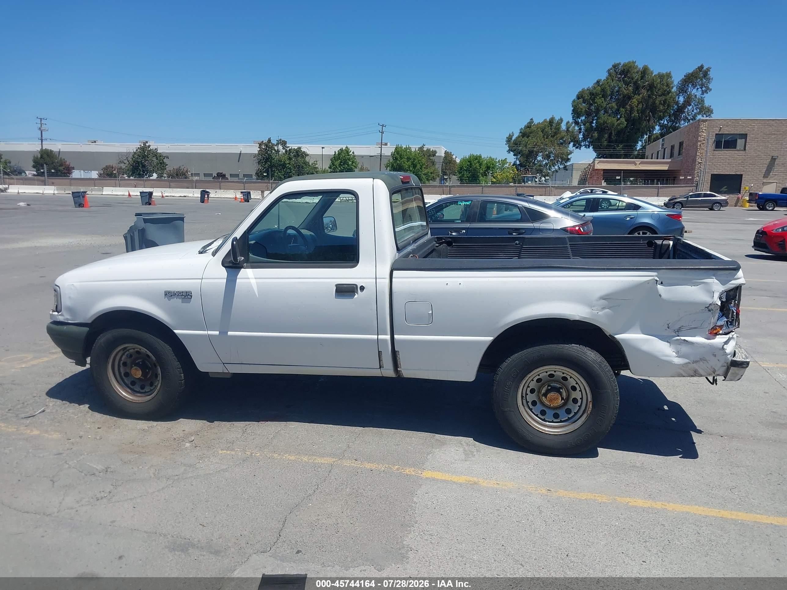 1996 Ford Ranger   White vin: 1FTCR10U5TUD39264