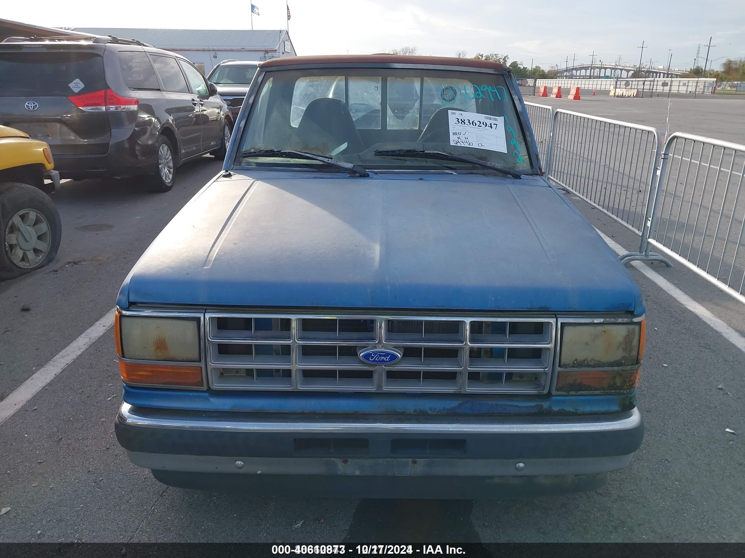 1992 Ford Ranger   Синий vin: 1FTCR10U6NUA50090