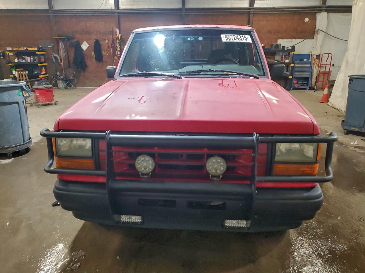 1992 Ford Ranger Red vin: 1FTCR10U6NUC28726