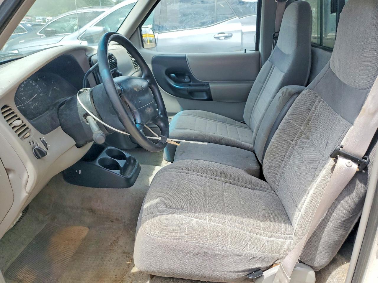 1997 Ford Ranger White vin: 1FTCR10U7VUA67237
