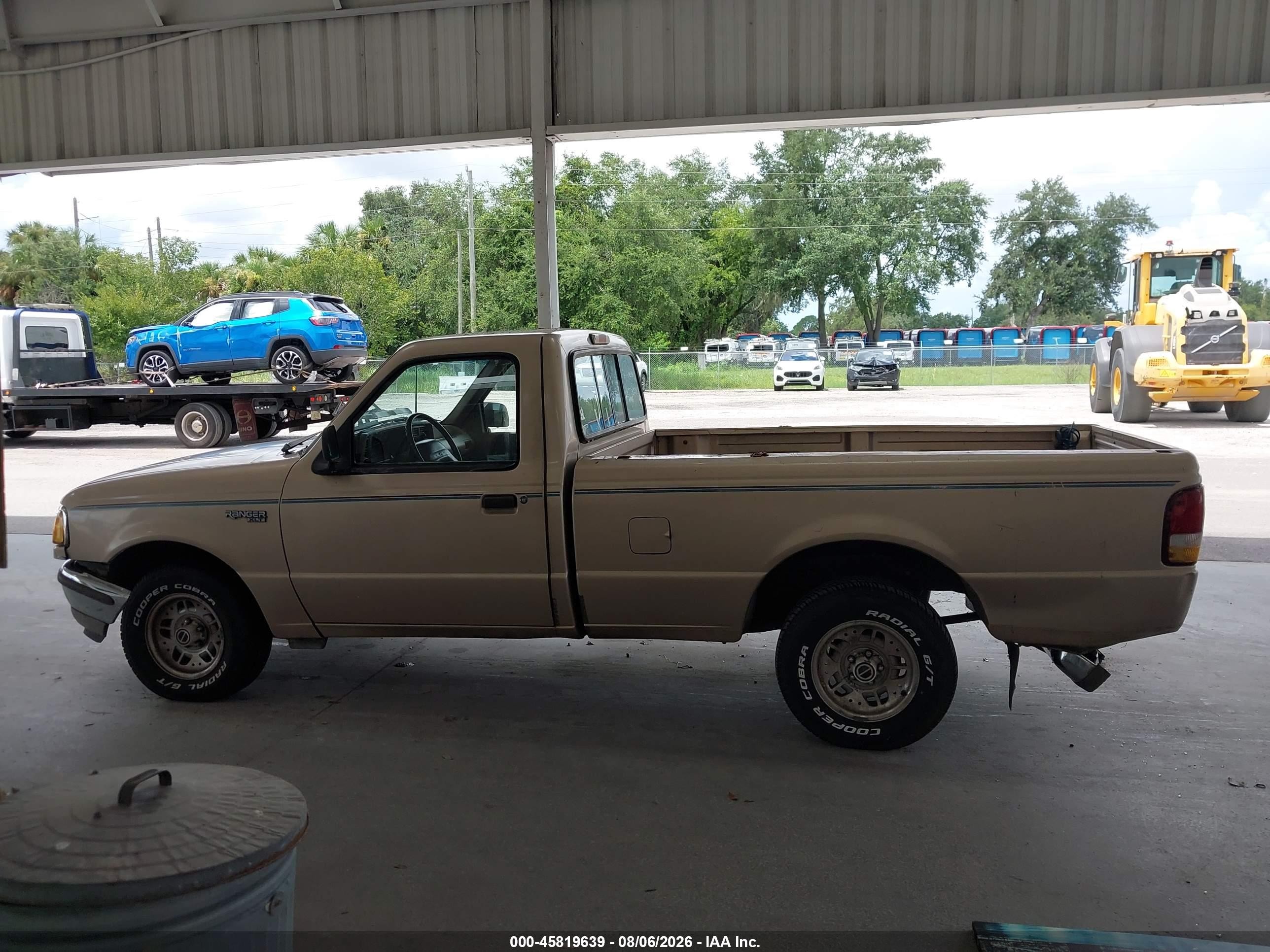 1993 Ford Ranger   Золотой vin: 1FTCR10U8PPA52067