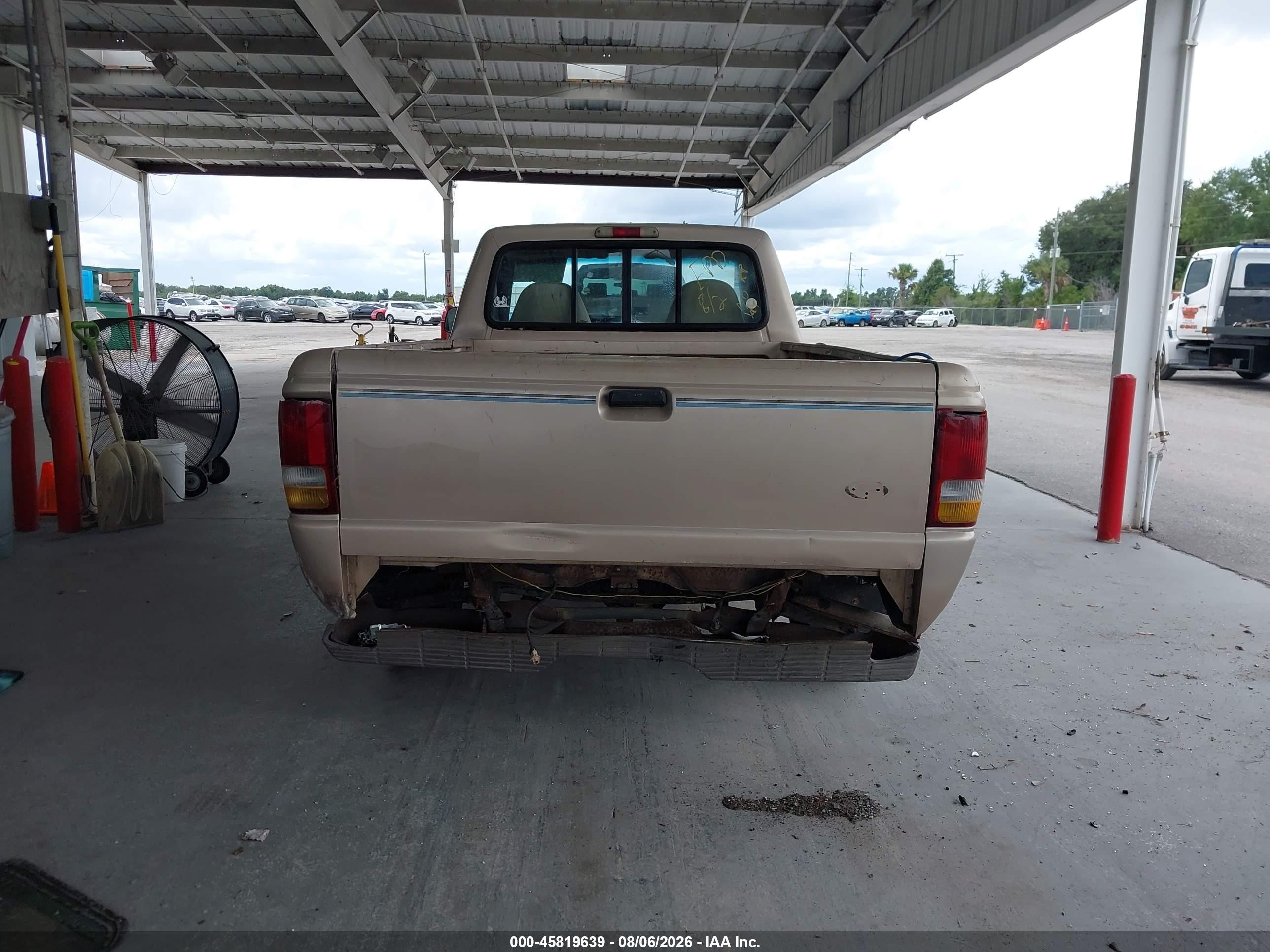 1993 Ford Ranger   Золотой vin: 1FTCR10U8PPA52067