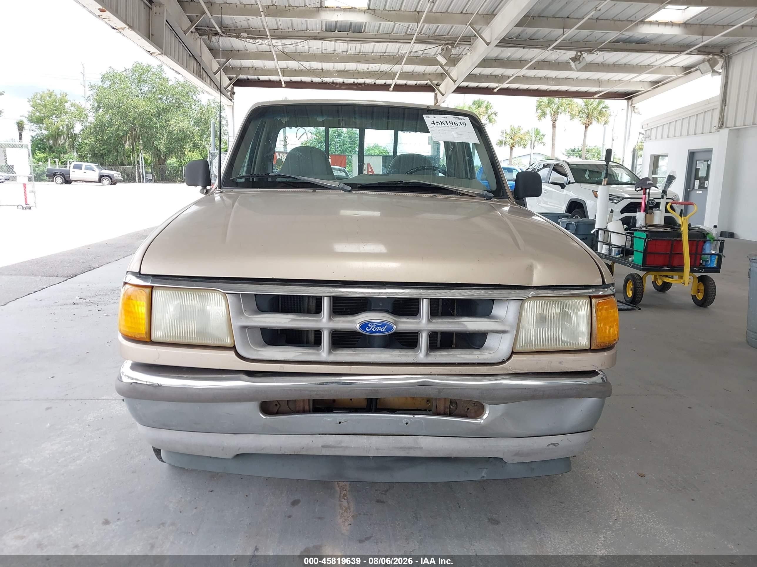 1993 Ford Ranger   Золотой vin: 1FTCR10U8PPA52067