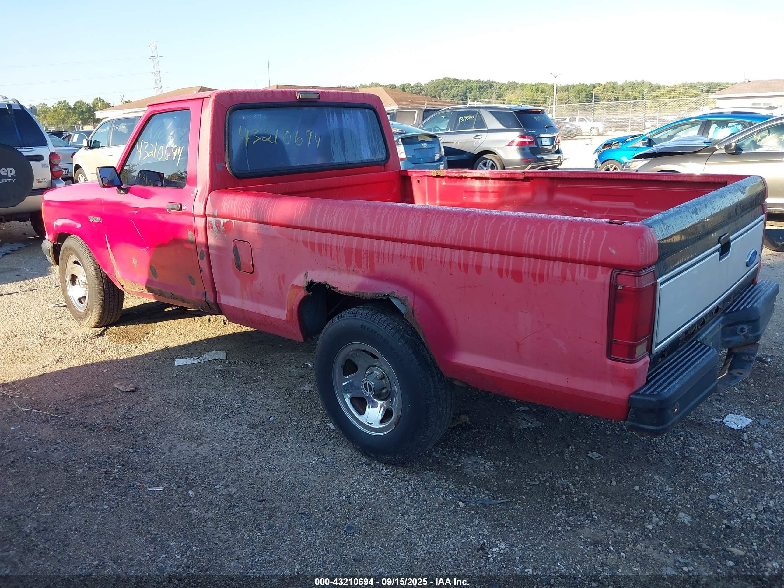 1992 Ford Ranger   Red vin: 1FTCR10U9NPA62717