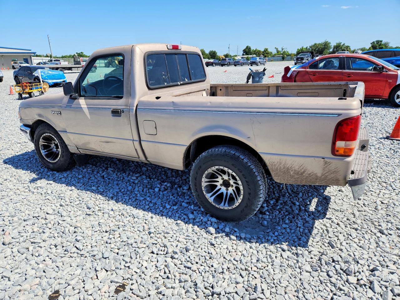 1997 Ford Ranger Beige vin: 1FTCR10UXVTA53273
