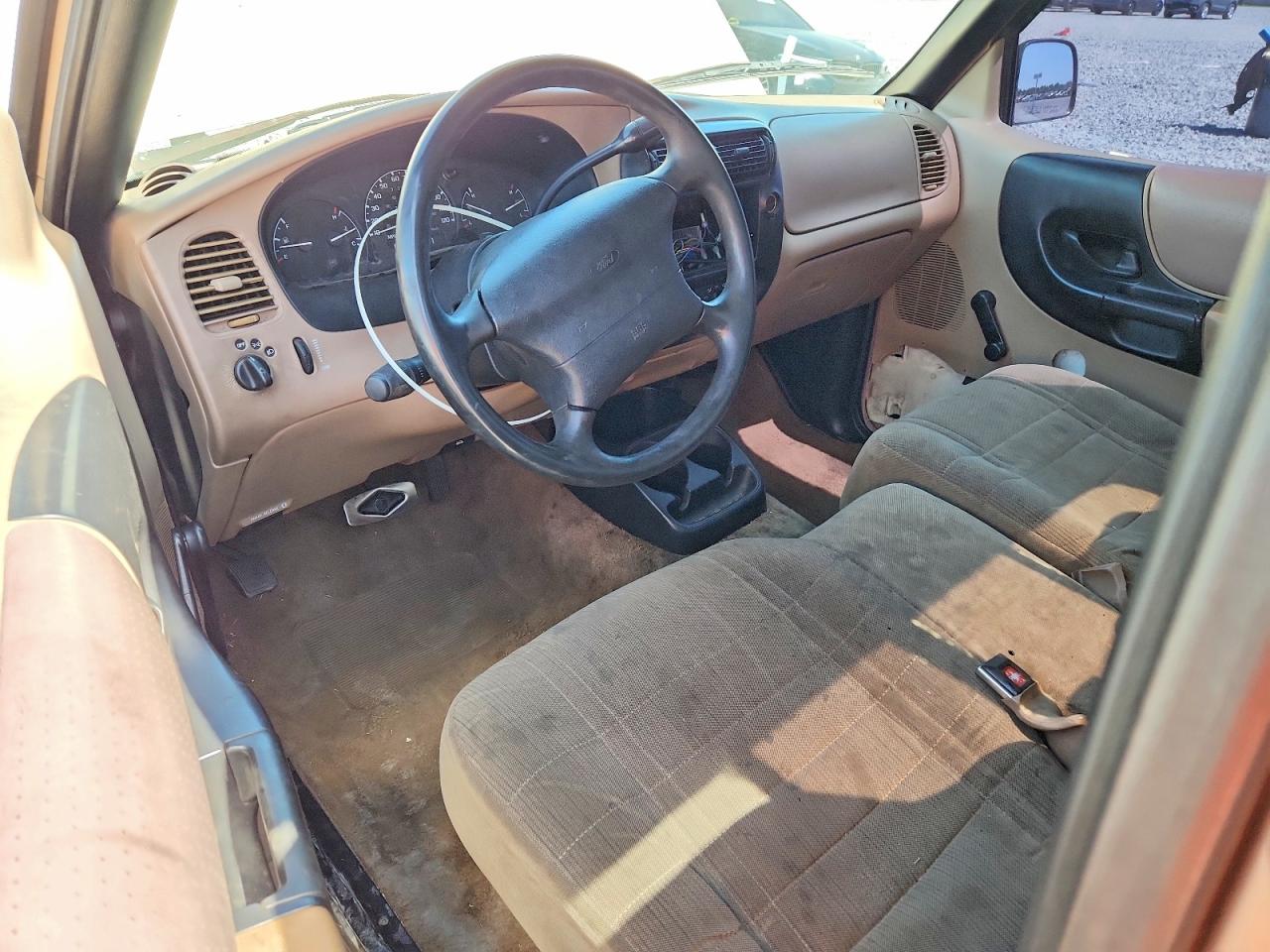 1997 Ford Ranger Beige vin: 1FTCR10UXVTA53273