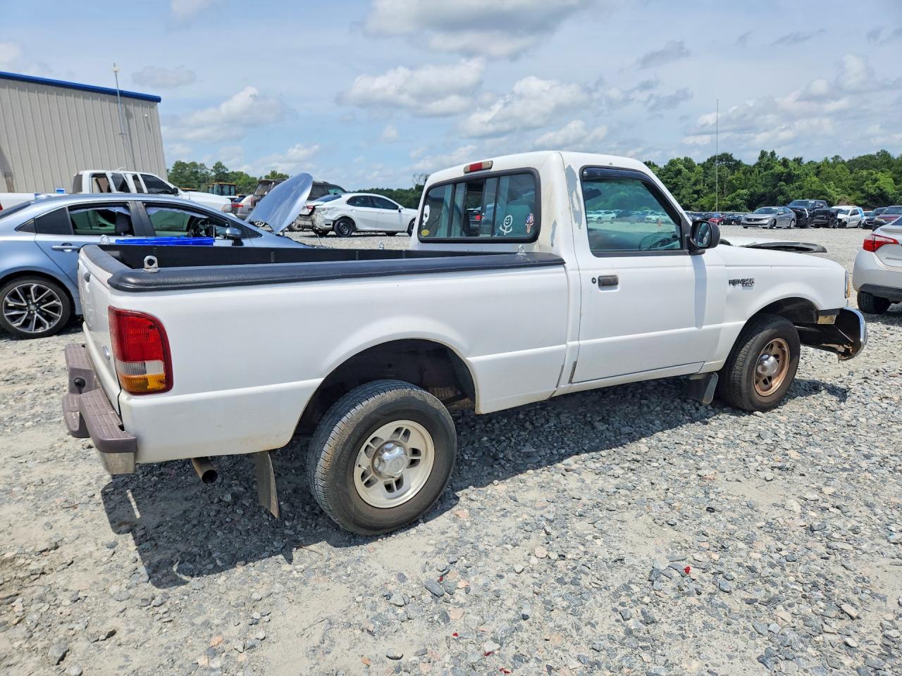 1997 Ford Ranger White vin: 1FTCR10UXVUA46074
