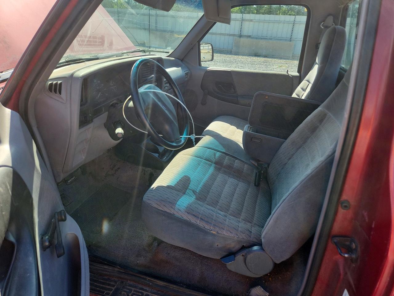 1993 Ford Ranger Бордовый vin: 1FTCR10X3PUB99781