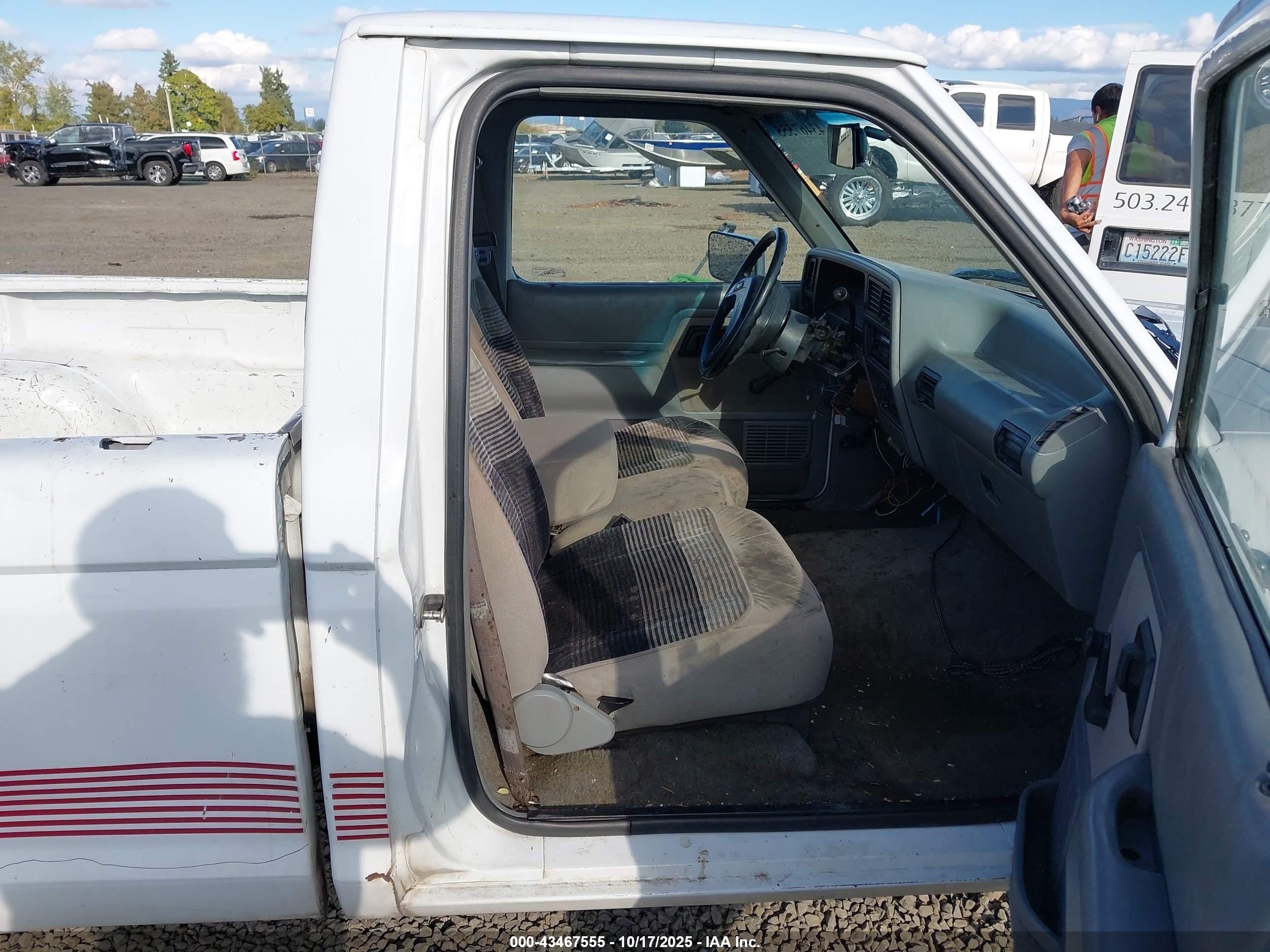 1992 Ford Ranger   Белый vin: 1FTCR10X4NTA37046