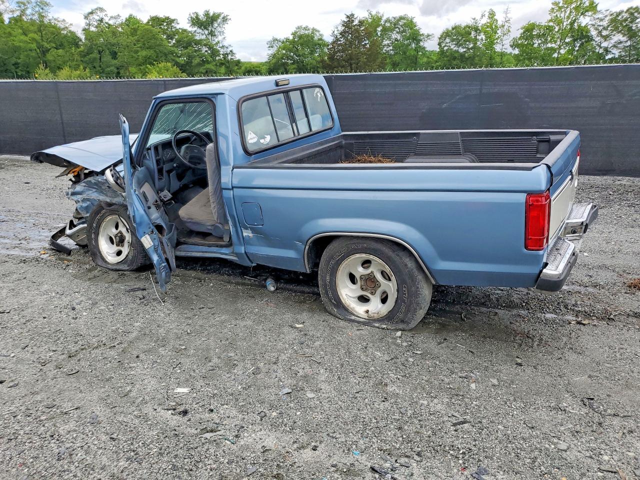 1990 Ford Ranger Blue vin: 1FTCR10X8LUC06086