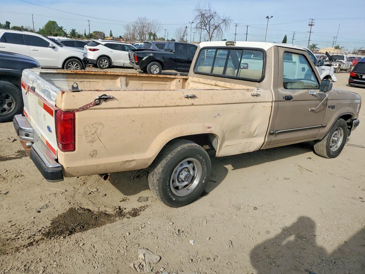 1990 Ford Ranger Beige vin: 1FTCR10X9LUA89876
