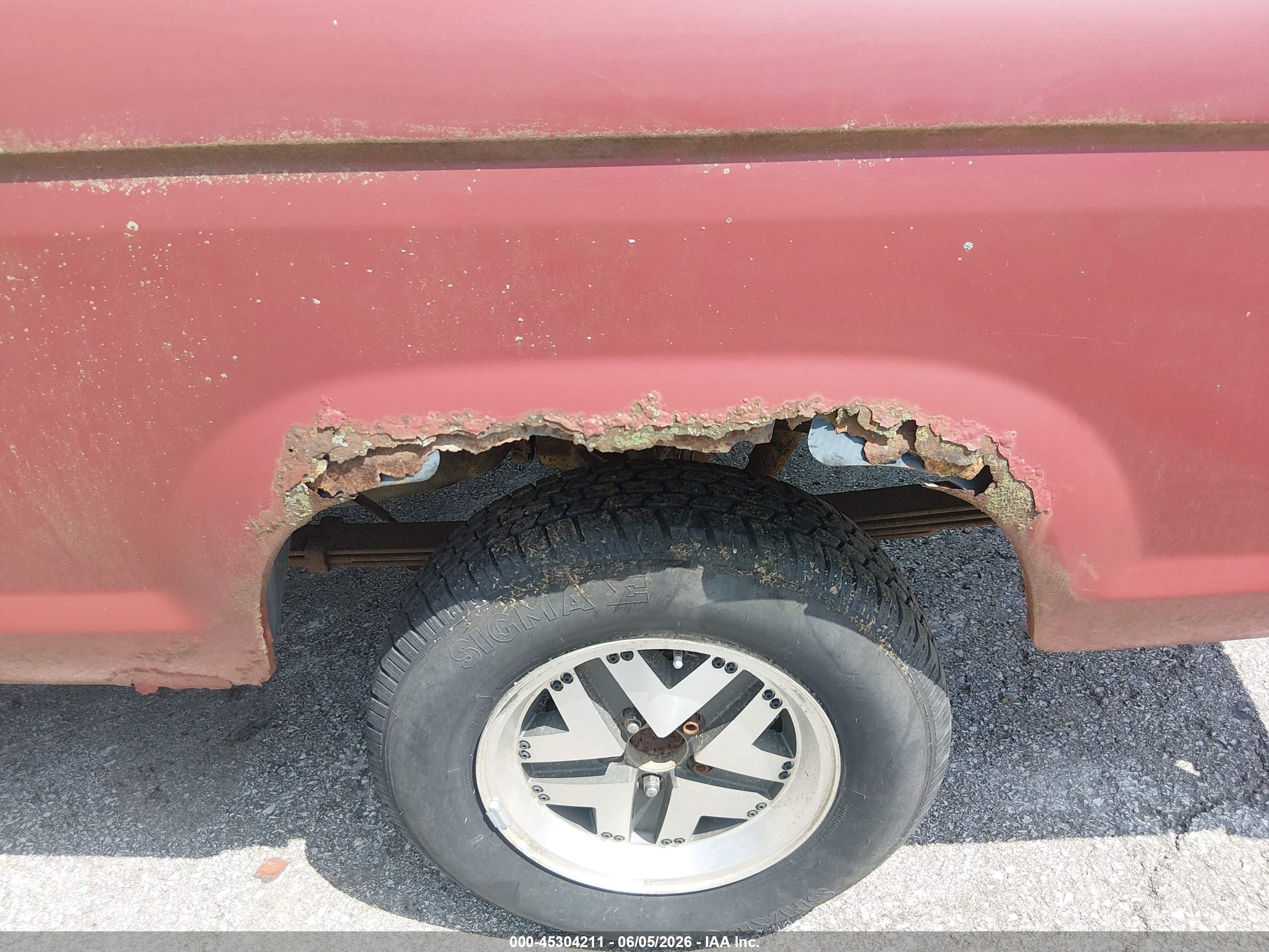 1987 Ford Ranger   Red vin: 1FTCR11A1HUA44433