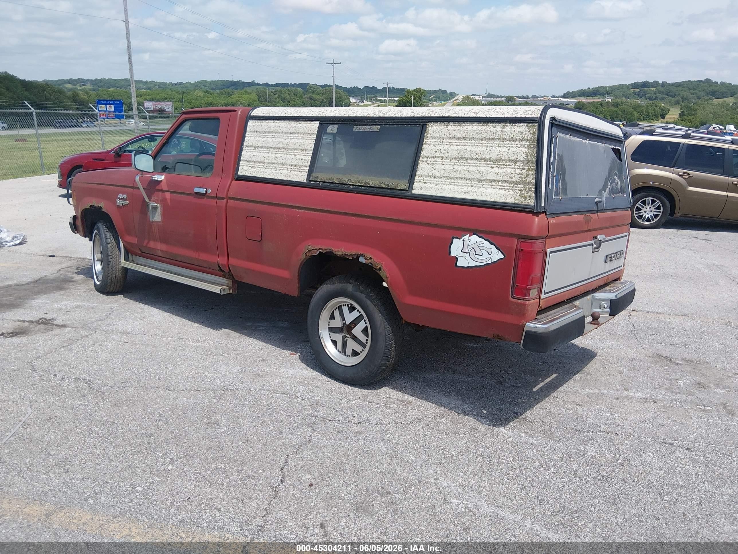 1987 Ford Ranger   Red vin: 1FTCR11A1HUA44433