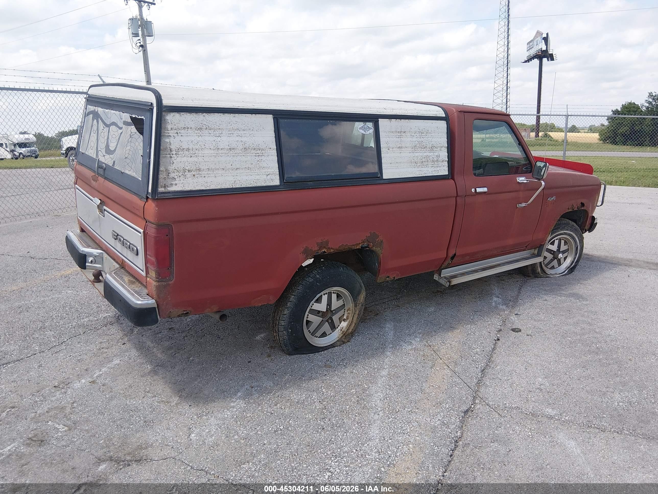 1987 Ford Ranger   Red vin: 1FTCR11A1HUA44433