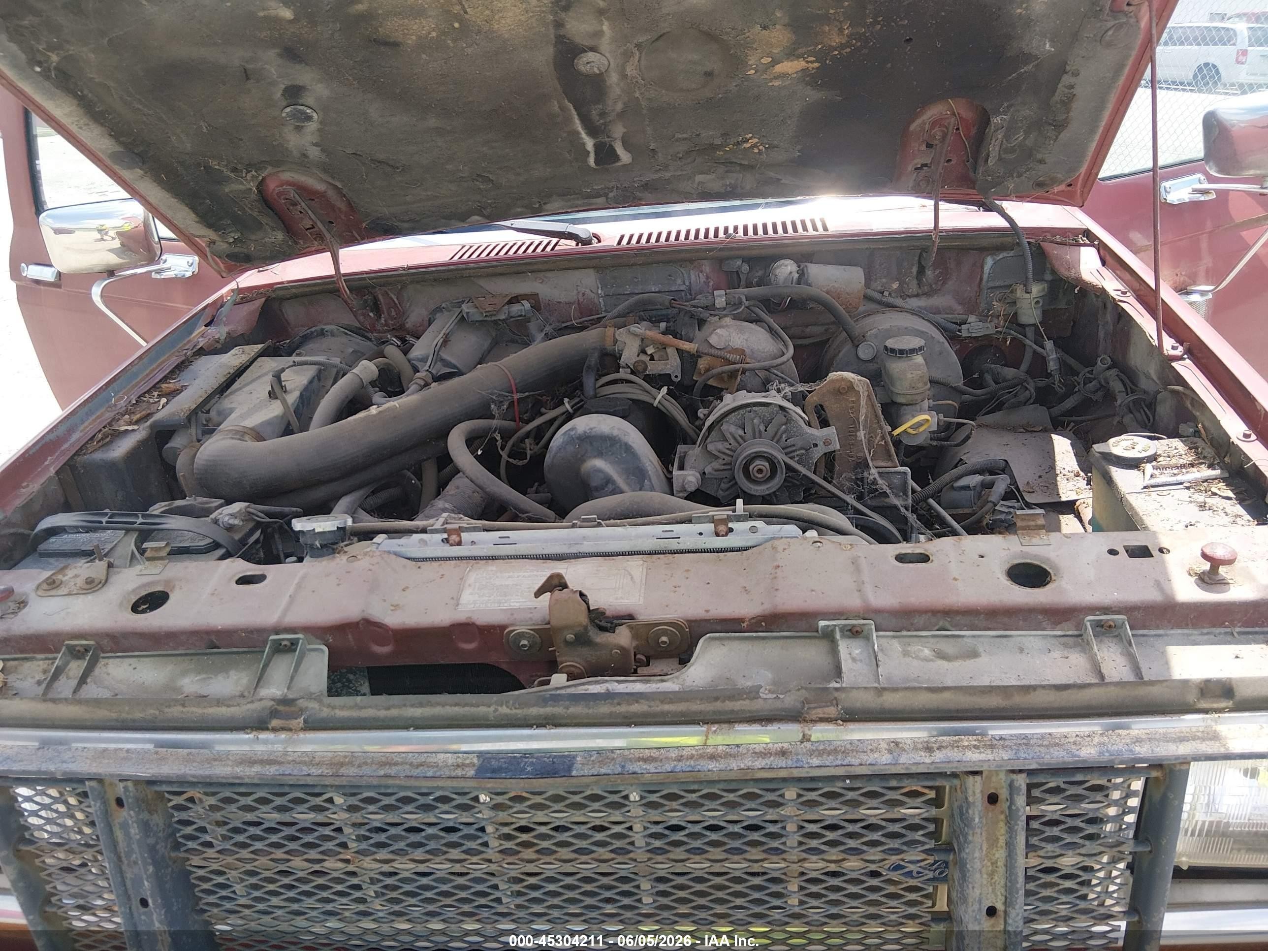 1987 Ford Ranger   Red vin: 1FTCR11A1HUA44433