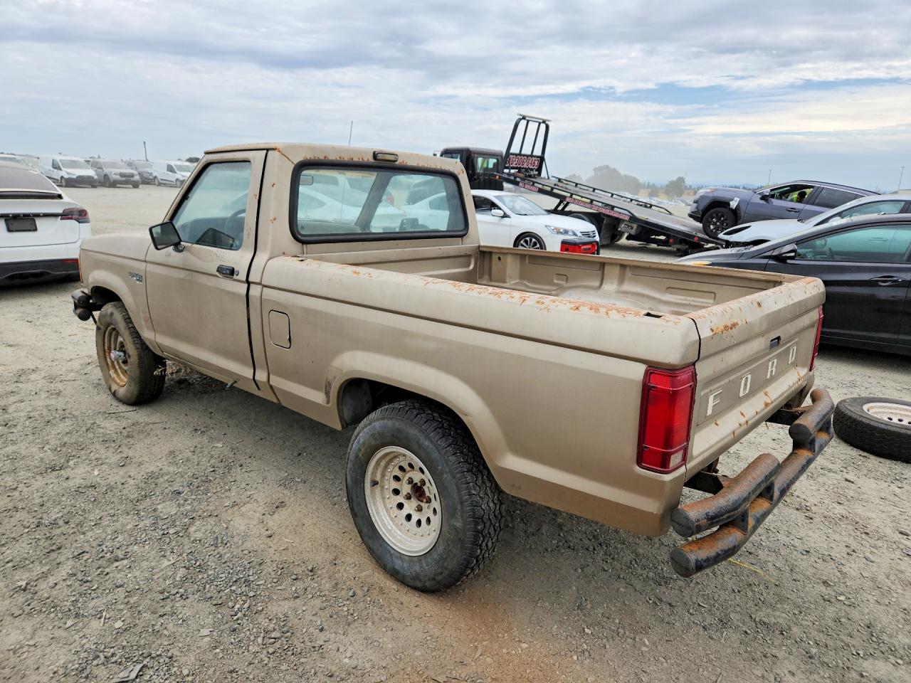 1989 Ford Ranger Gold vin: 1FTCR11A1KUB06081