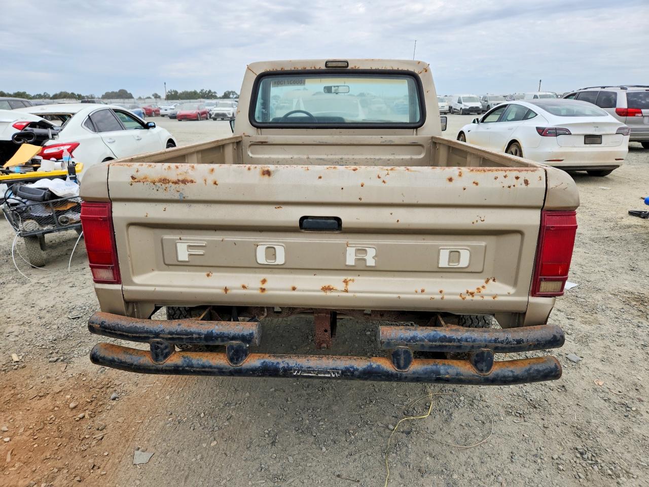 1989 Ford Ranger Gold vin: 1FTCR11A1KUB06081