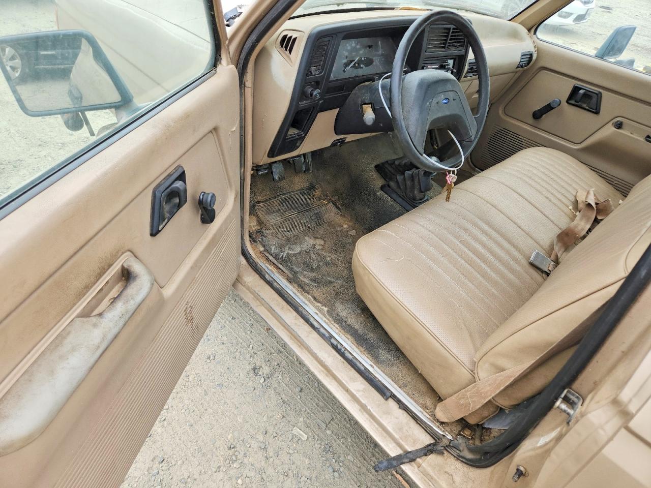 1989 Ford Ranger Gold vin: 1FTCR11A1KUB06081