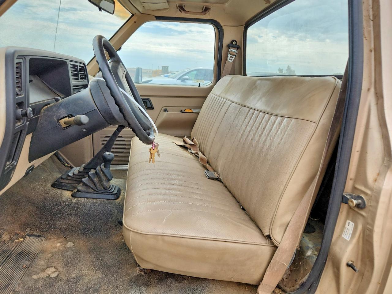 1989 Ford Ranger Gold vin: 1FTCR11A1KUB06081