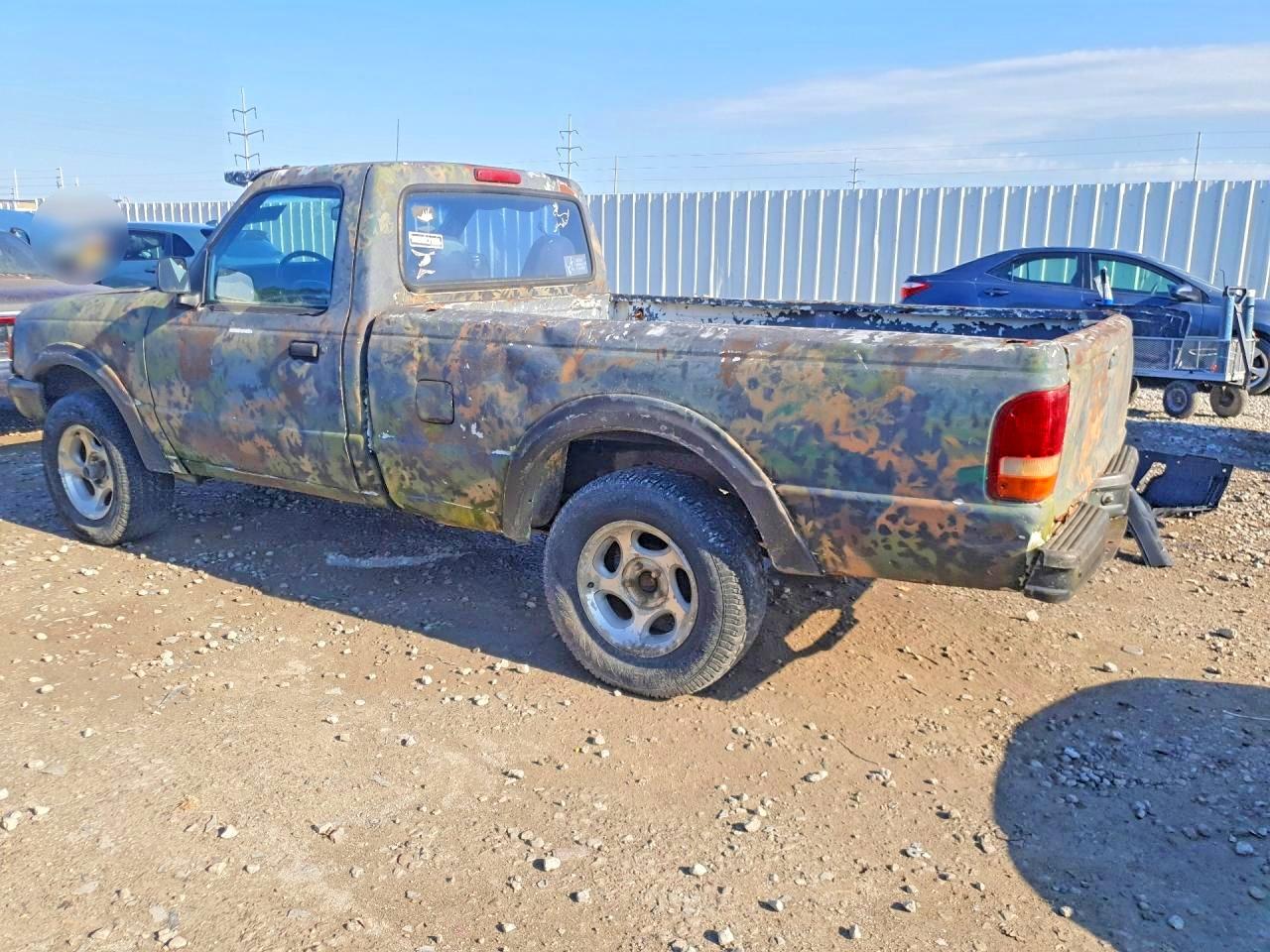1994 Ford Ranger Two Tone vin: 1FTCR11A7RUE01535