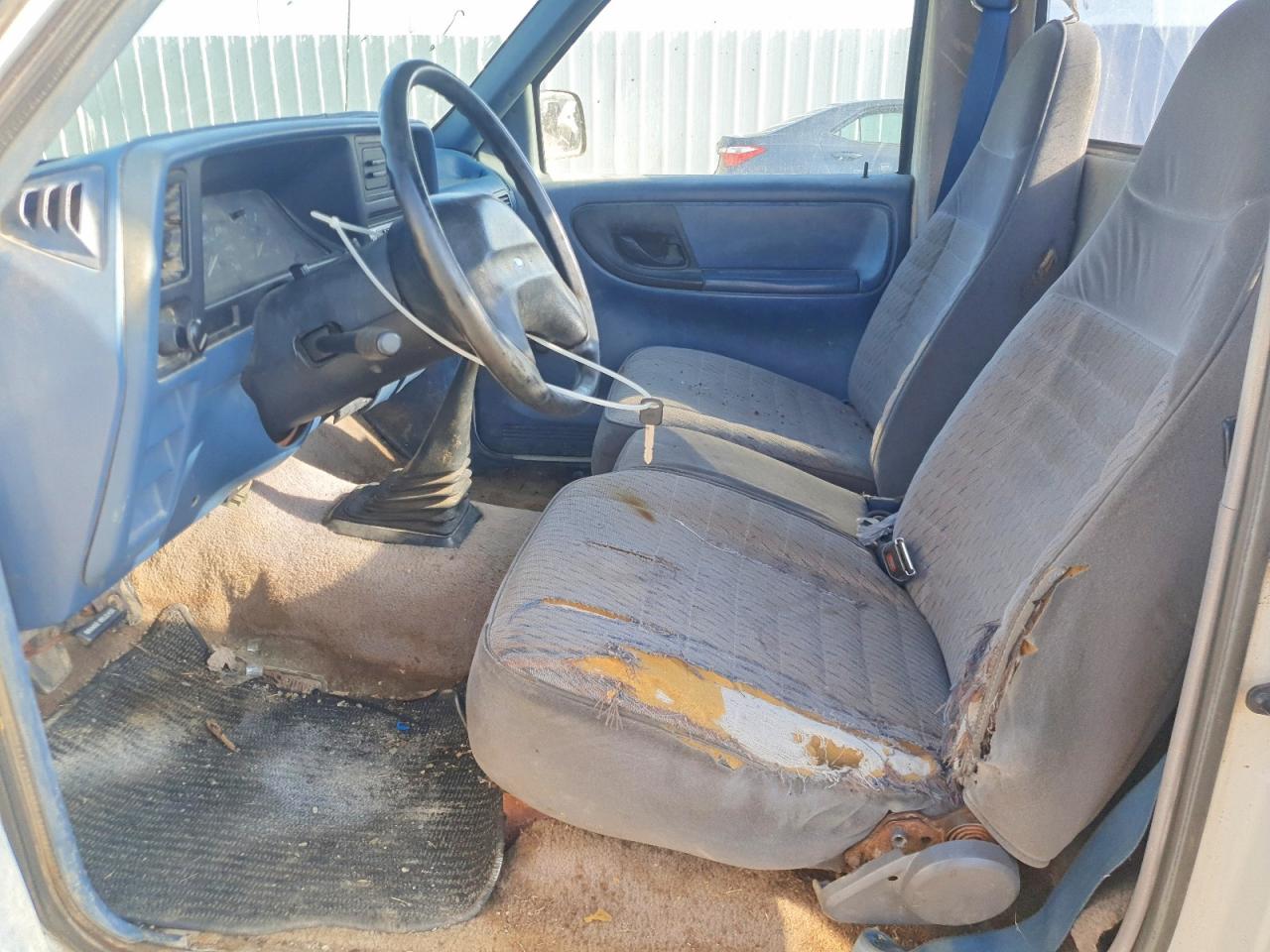 1994 Ford Ranger Two Tone vin: 1FTCR11A7RUE01535